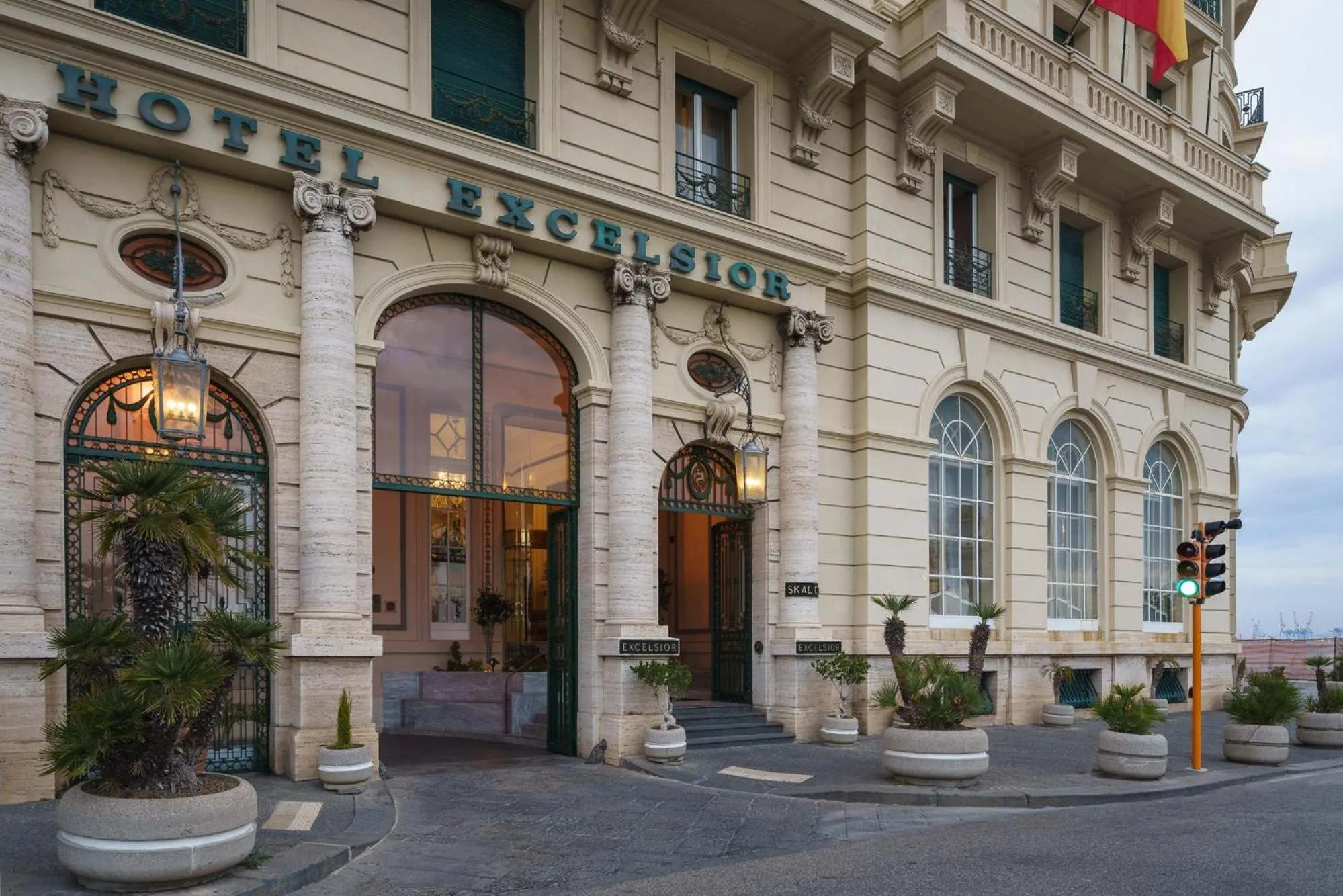 Facade/entrance in Eurostars Hotel Excelsior