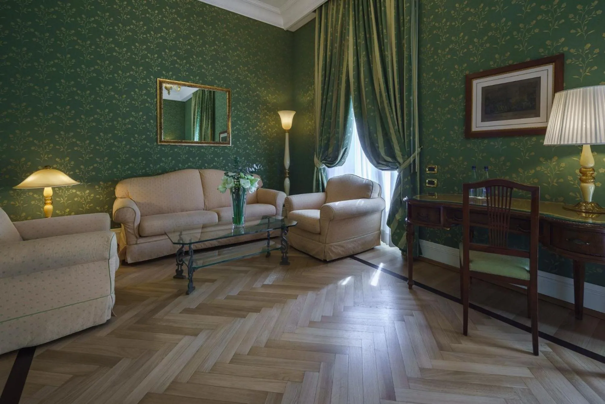 Living room in Eurostars Hotel Excelsior