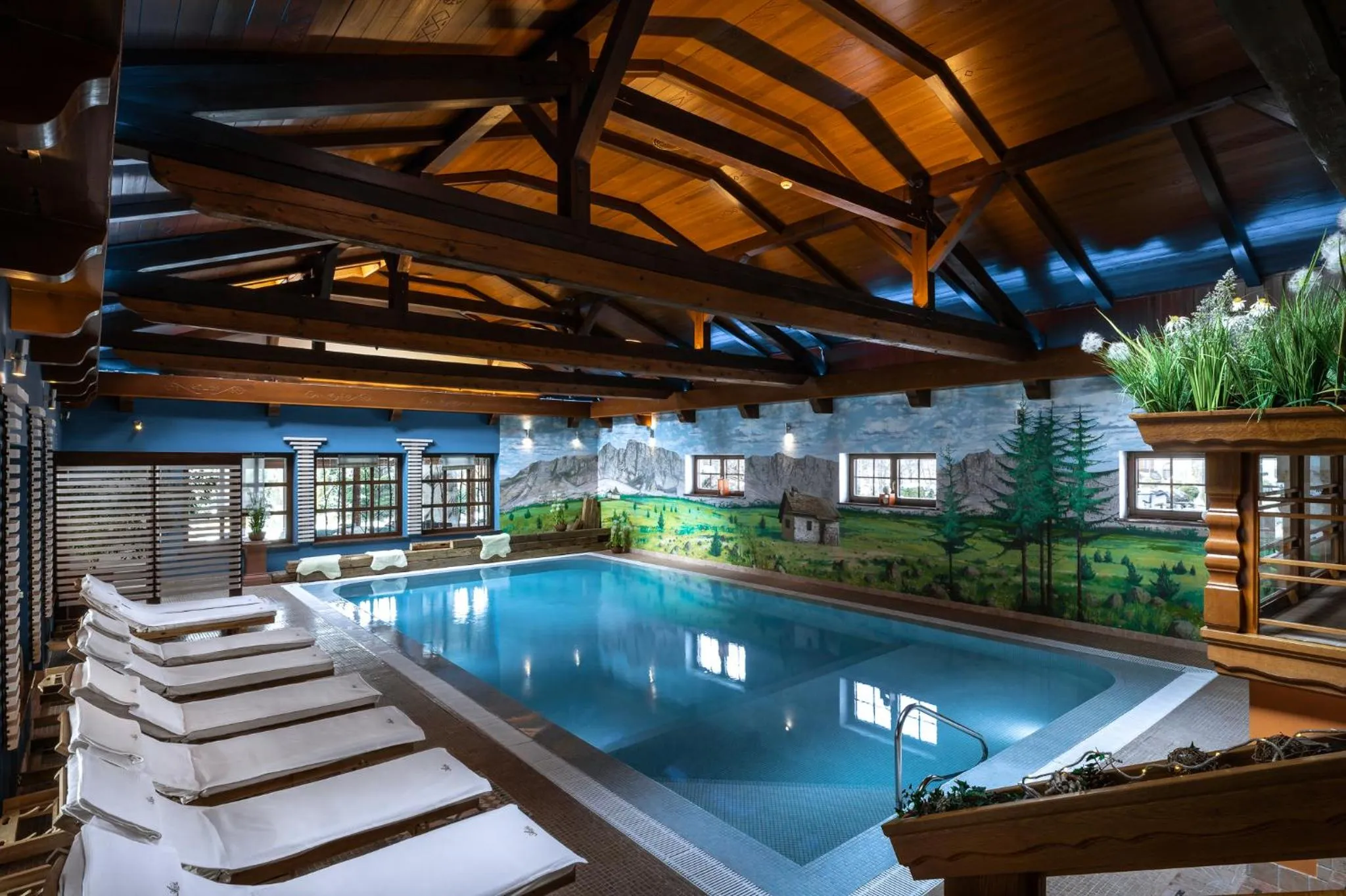 Swimming pool in Alpejski Boutique Hotel