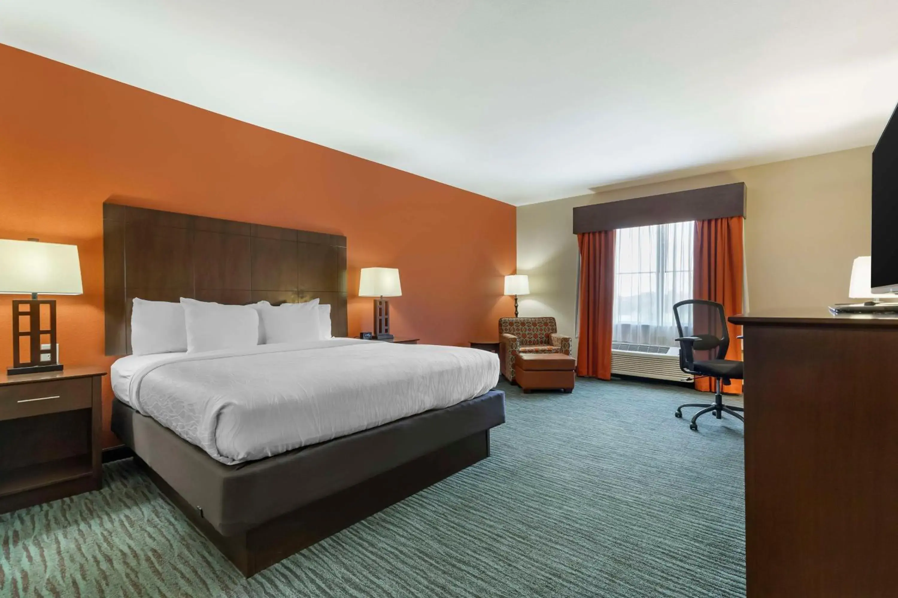 Bedroom, Bed in Best Western Plus Longhorn Inn & Suites Bedroom, Bed in Best Western Plus Longhorn Inn & Suites