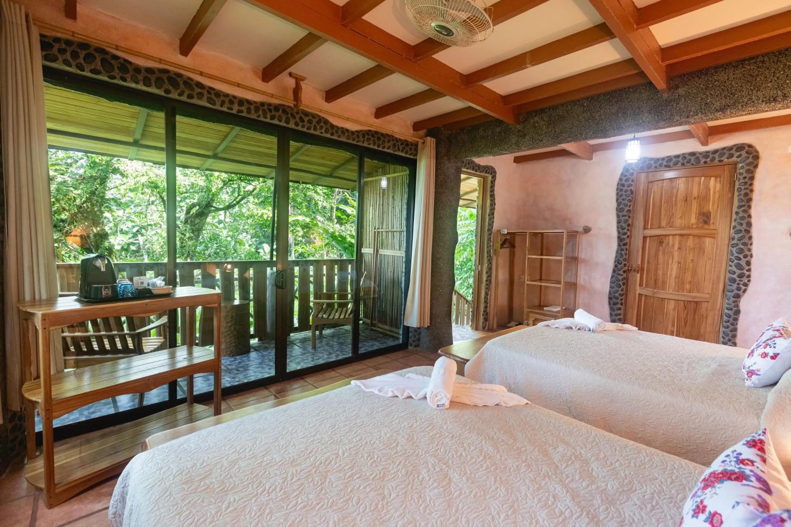 Patio, Bed in La Cusinga Lodge