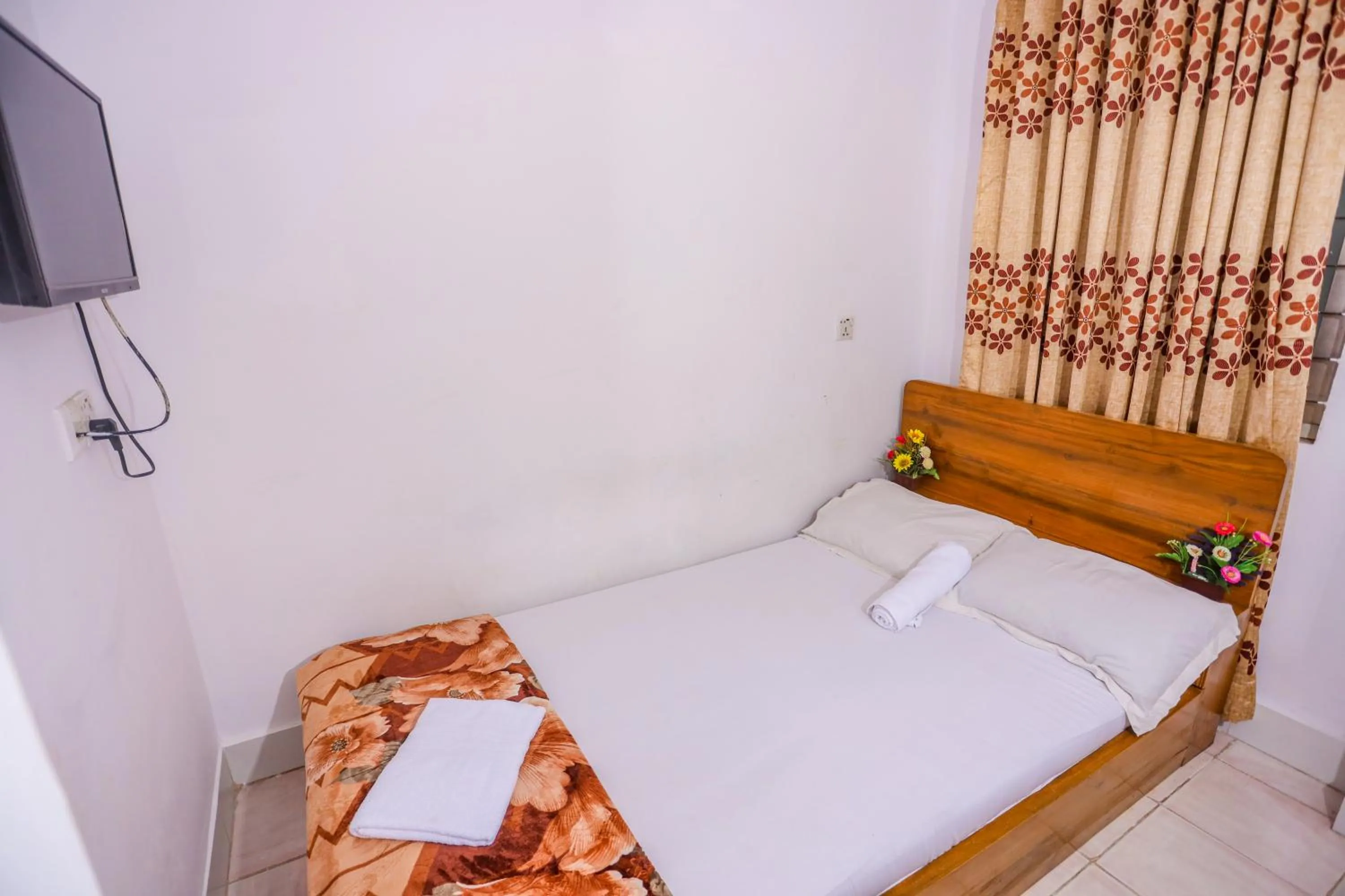 Photo of the whole room, Bed in Hotel City International Green Road