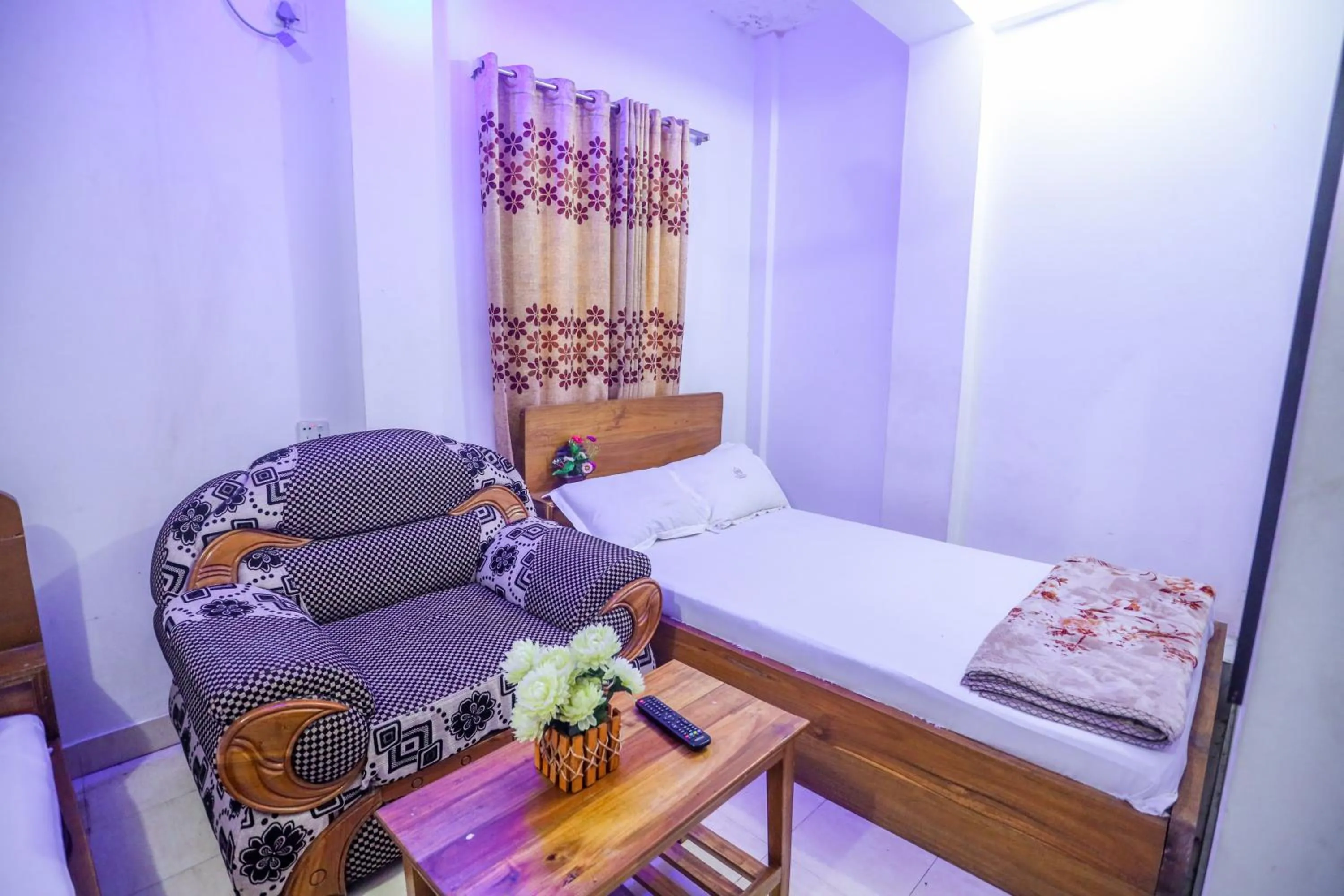 Photo of the whole room, Bed in Hotel City International Green Road