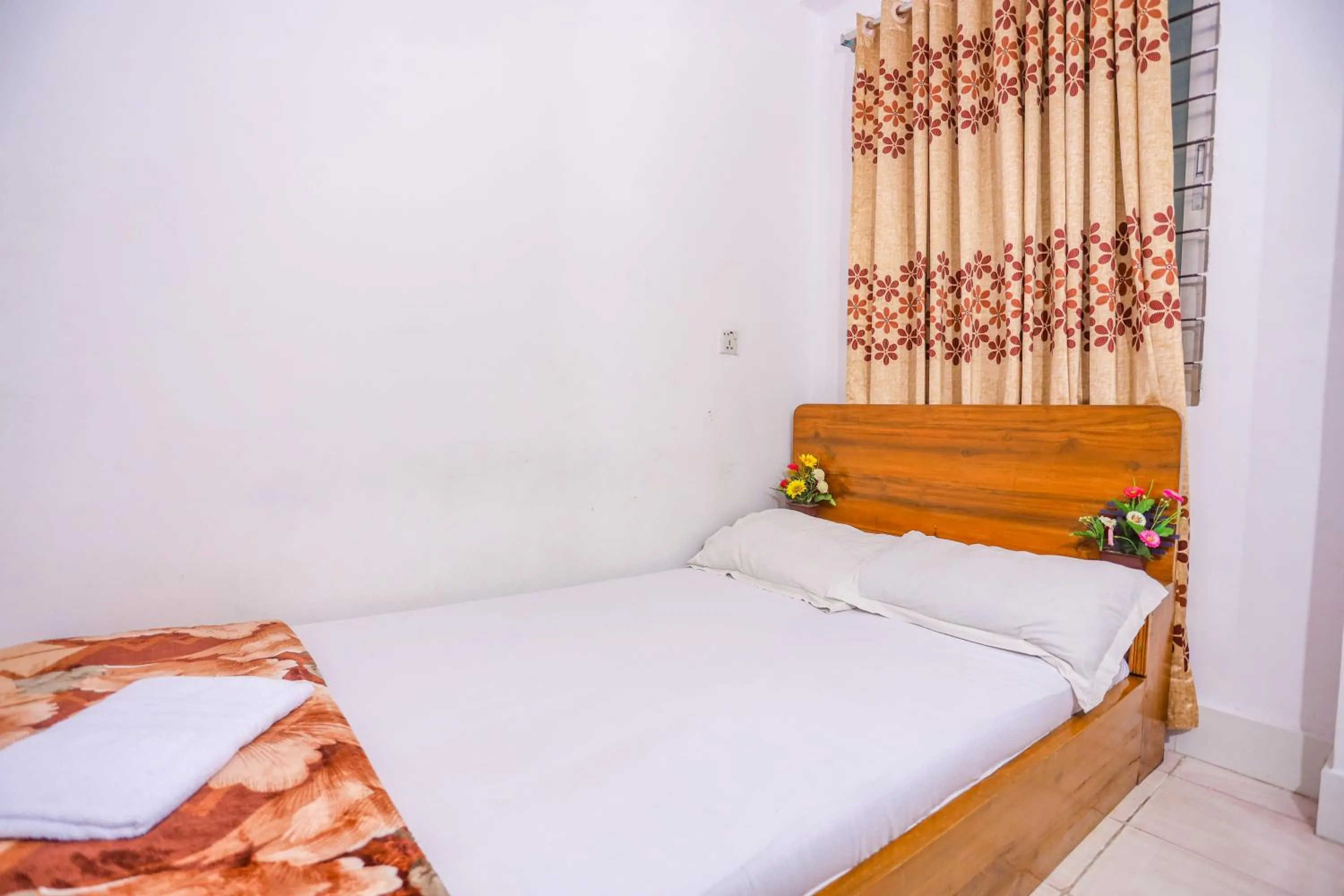 Photo of the whole room, Bed in Hotel City International Green Road