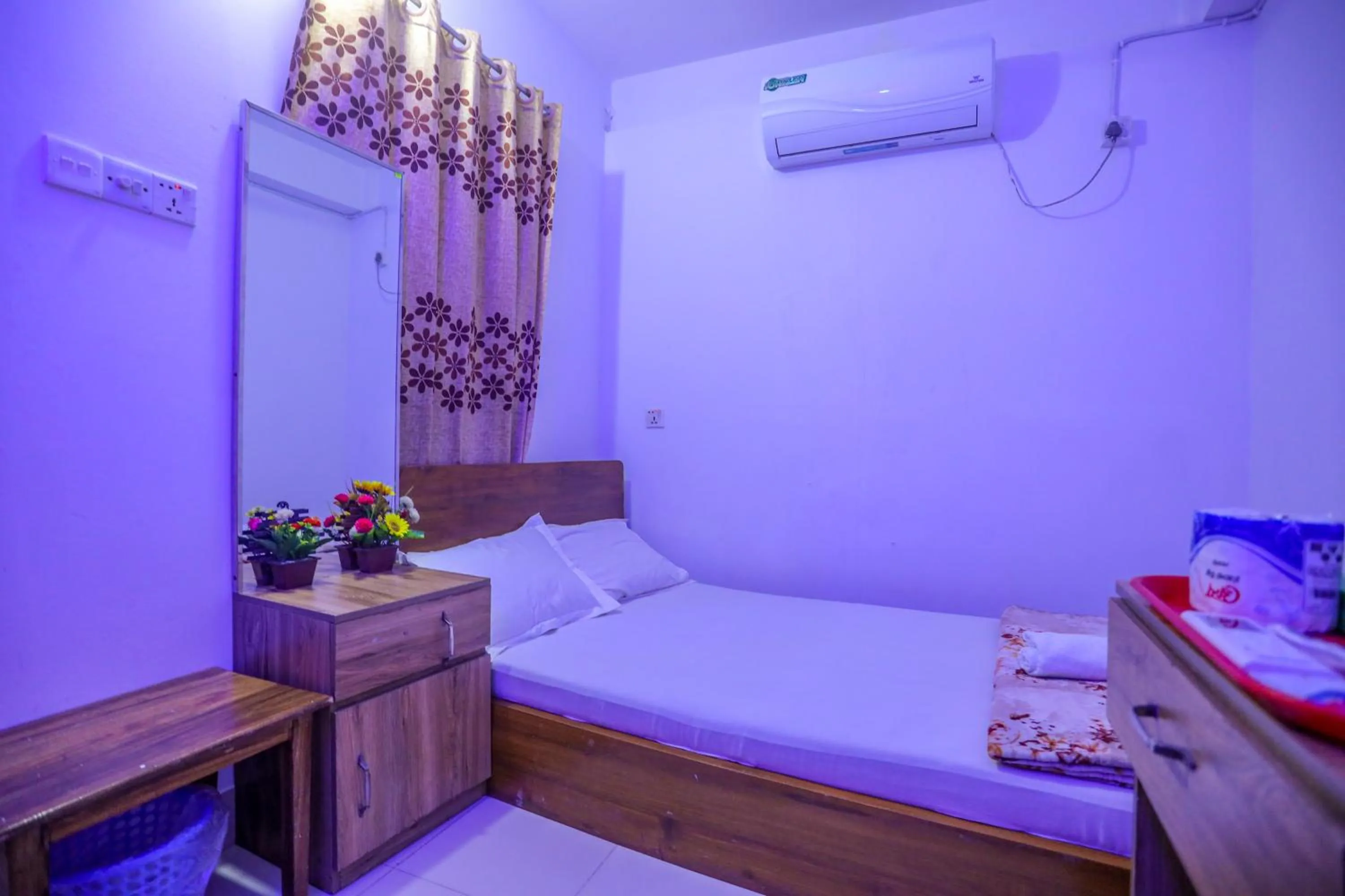 Bed in Hotel City International Green Road