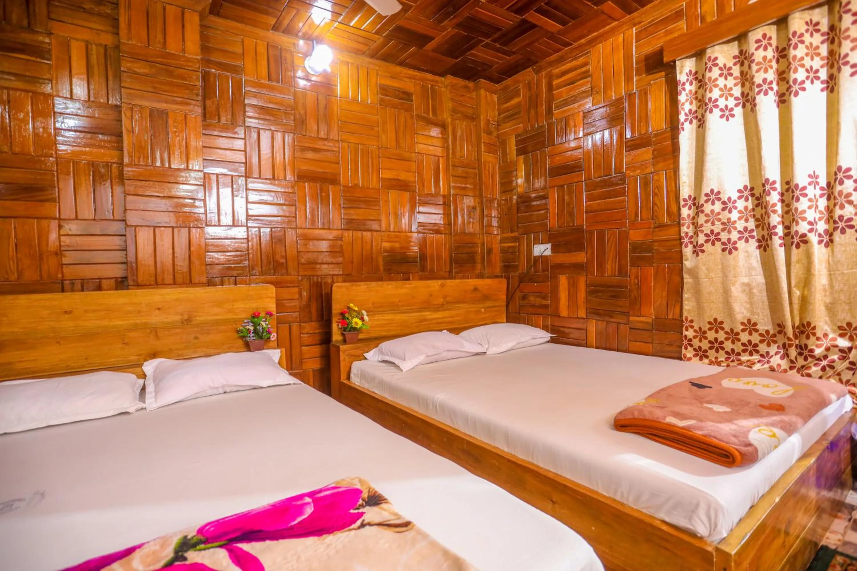 Bedroom, Bed in Hotel City International Green Road