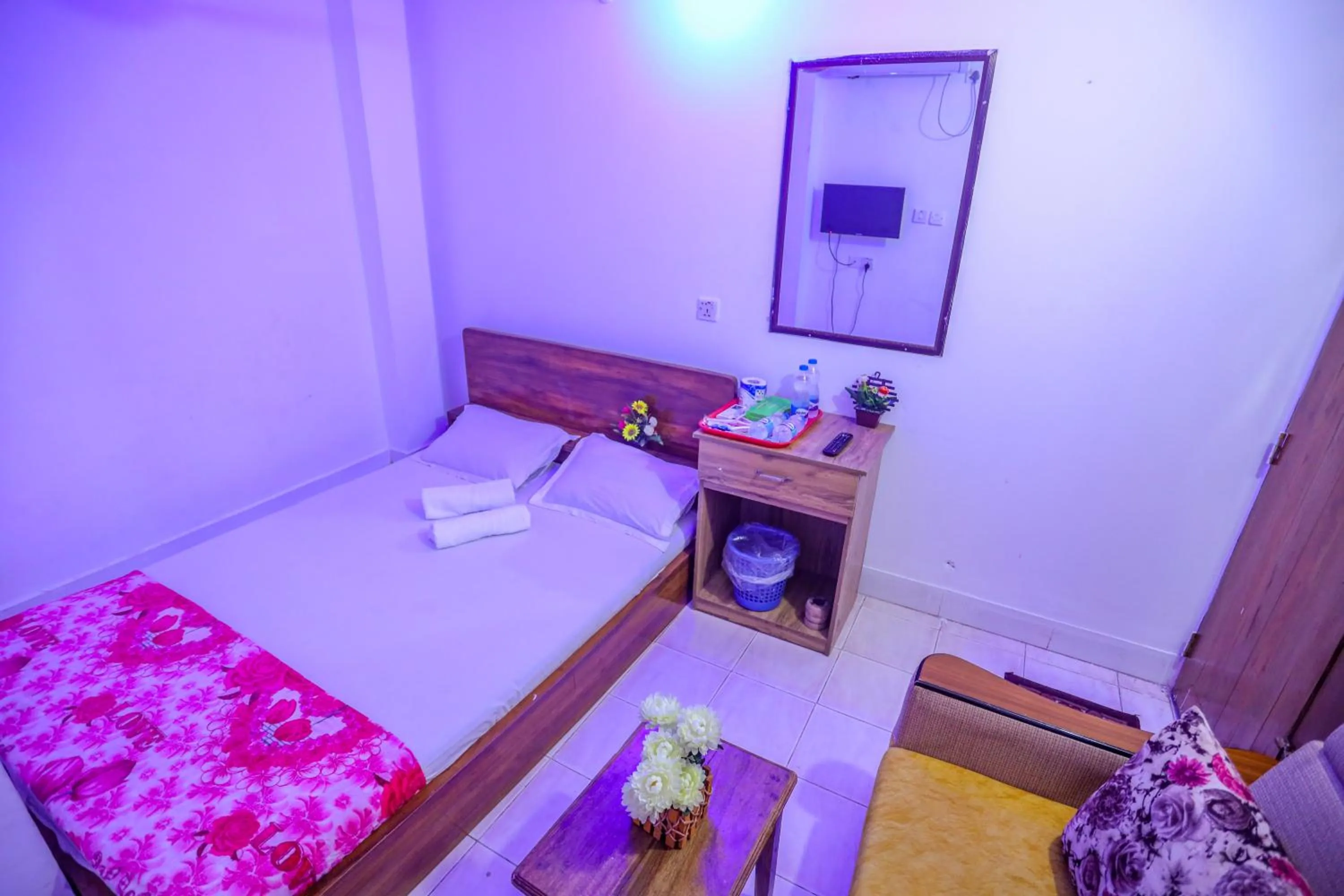 Photo of the whole room, Bed in Hotel City International Green Road