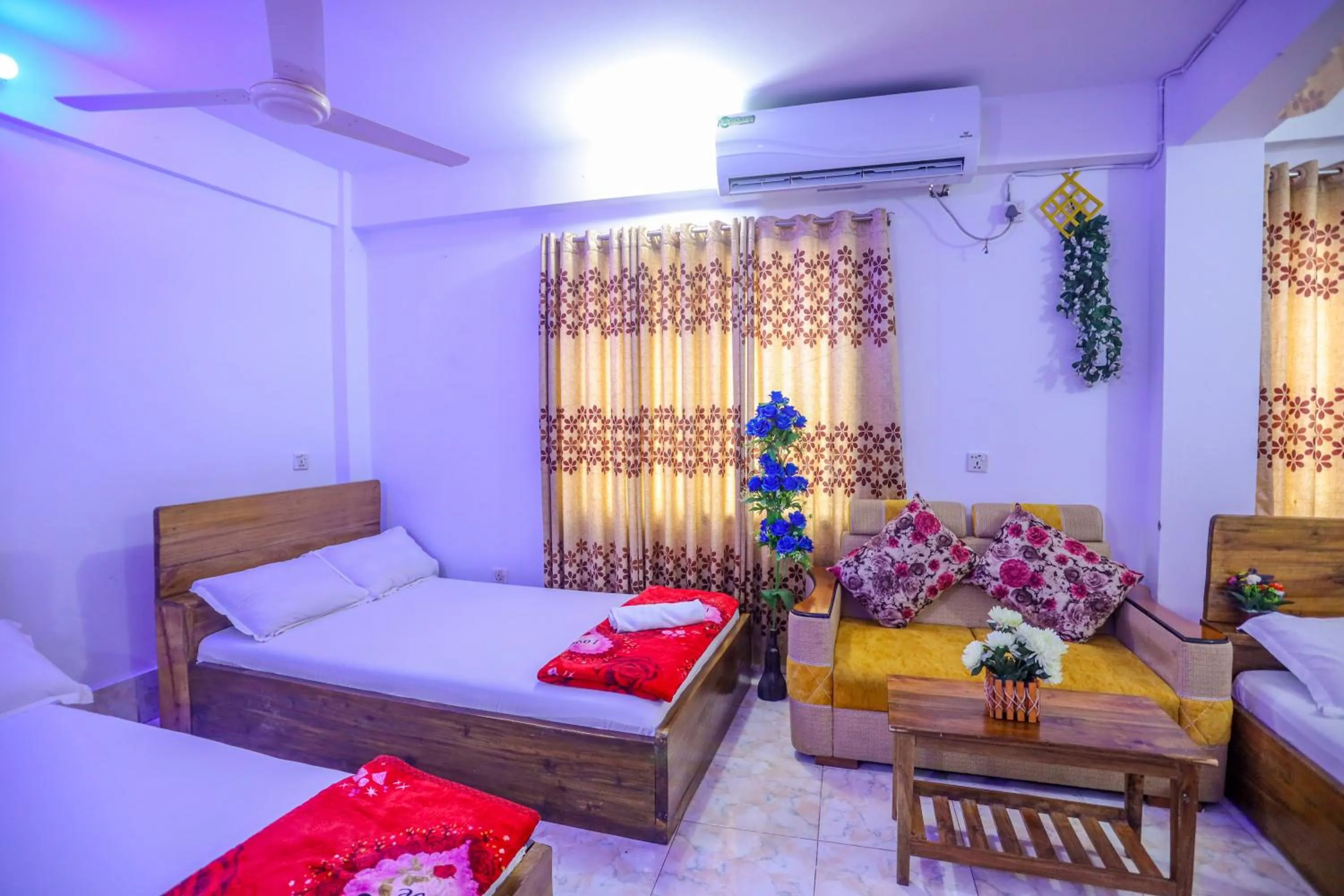 Bed in Hotel City International Green Road