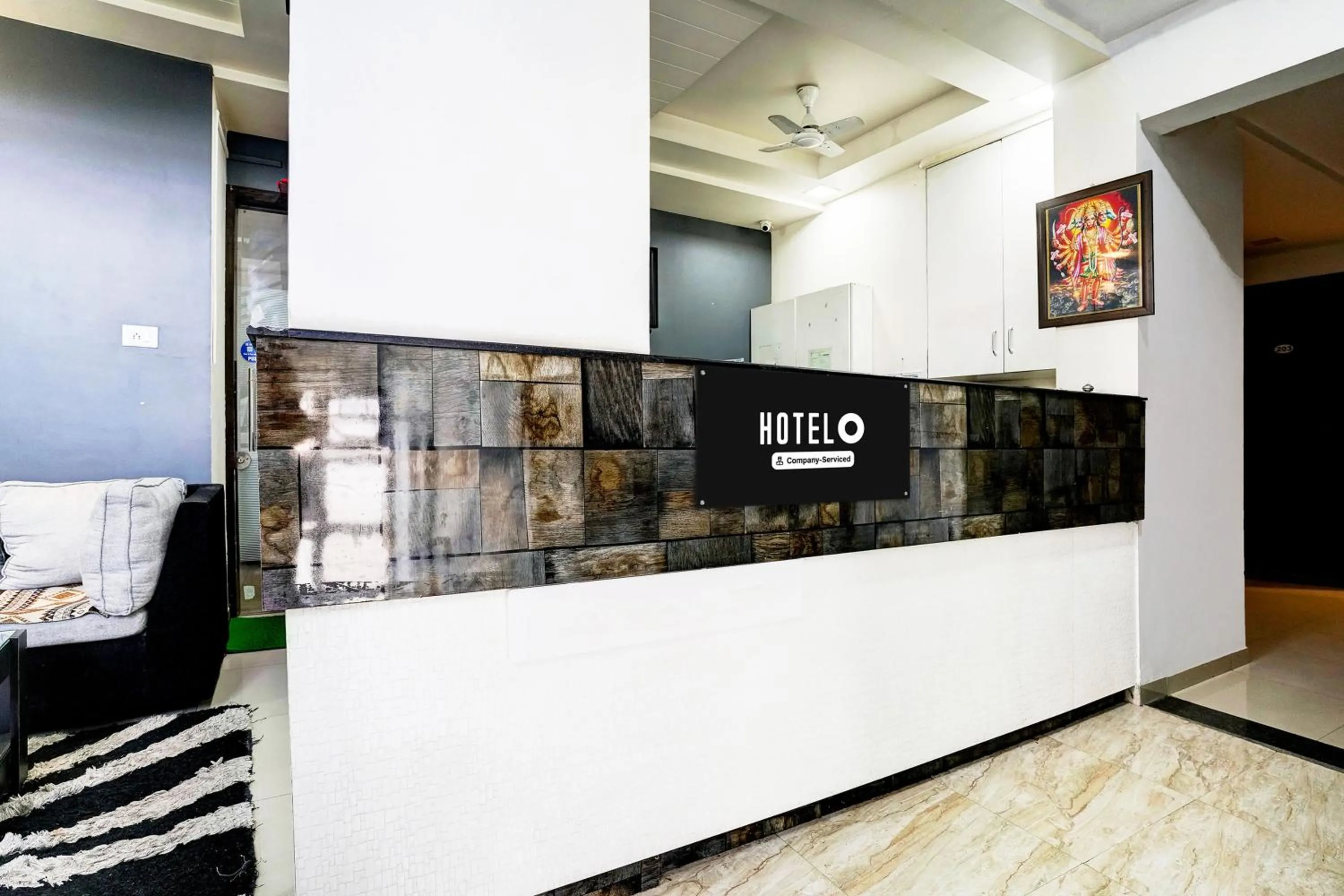 Lobby or reception in FabHotel The Address - Nashik Railway Station