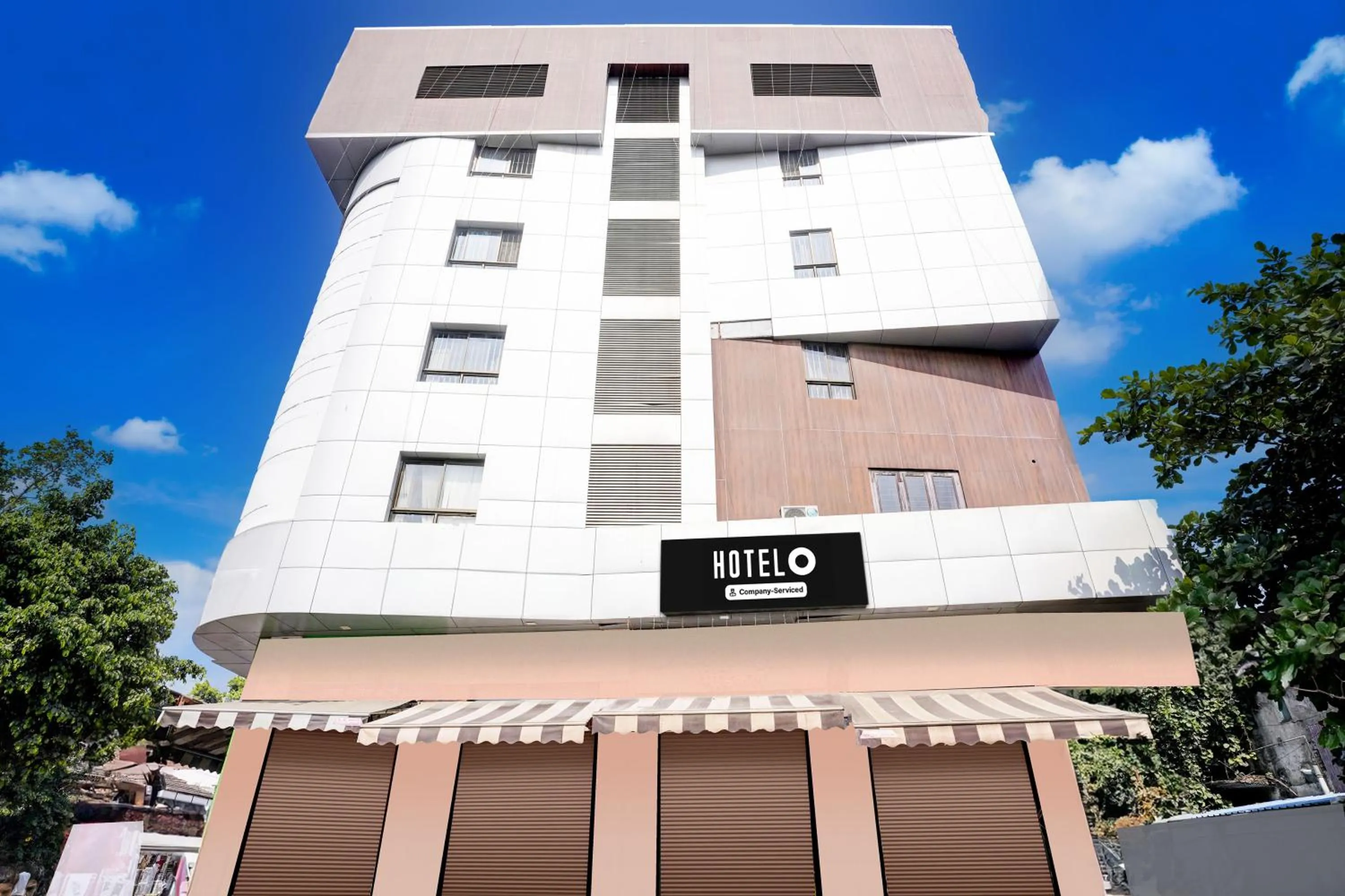 Facade/entrance in FabHotel The Address - Nashik Railway Station