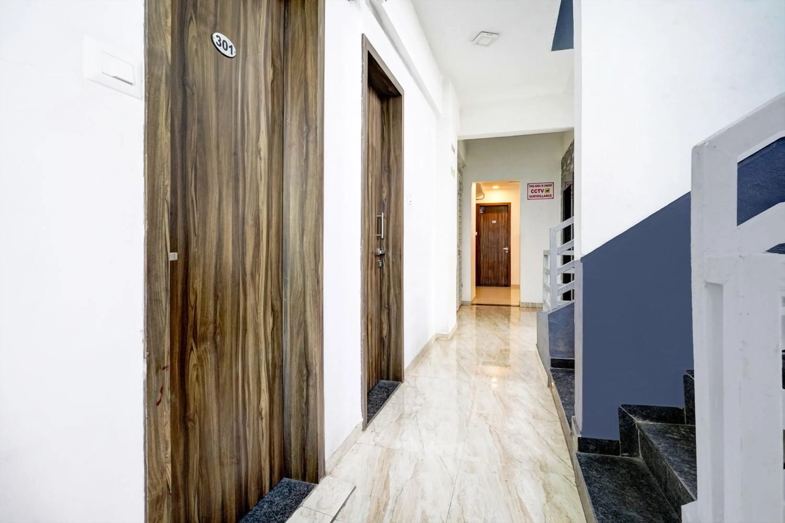 Lobby or reception in FabHotel The Address - Nashik Railway Station
