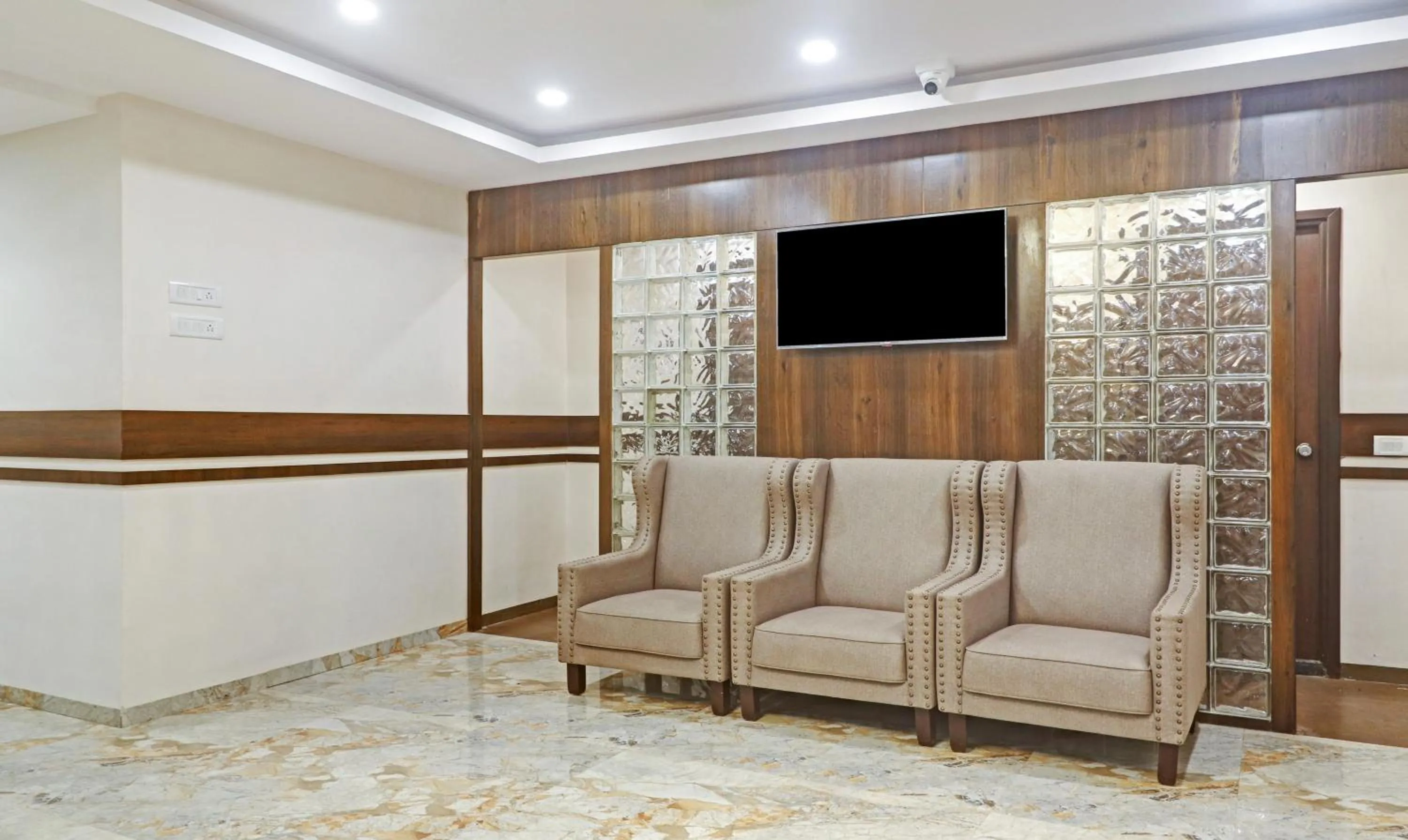 Seating area in Treebo Arastu Grand