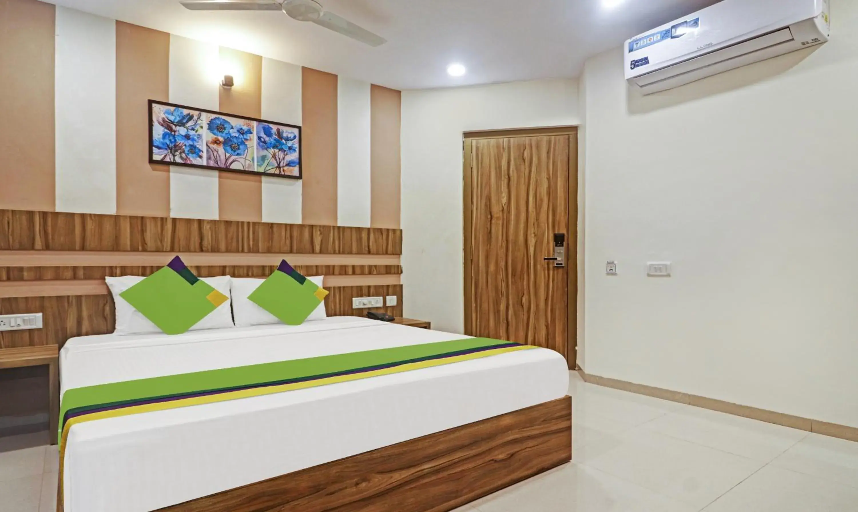 Bedroom, Bed in Treebo Arastu Grand Bedroom, Bed in Treebo Arastu Grand