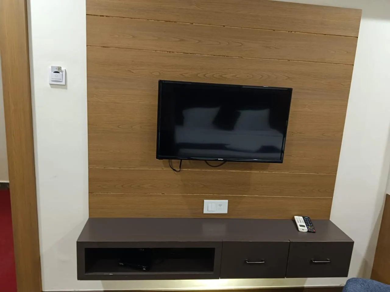 TV and multimedia in Hotel welcome somnath
