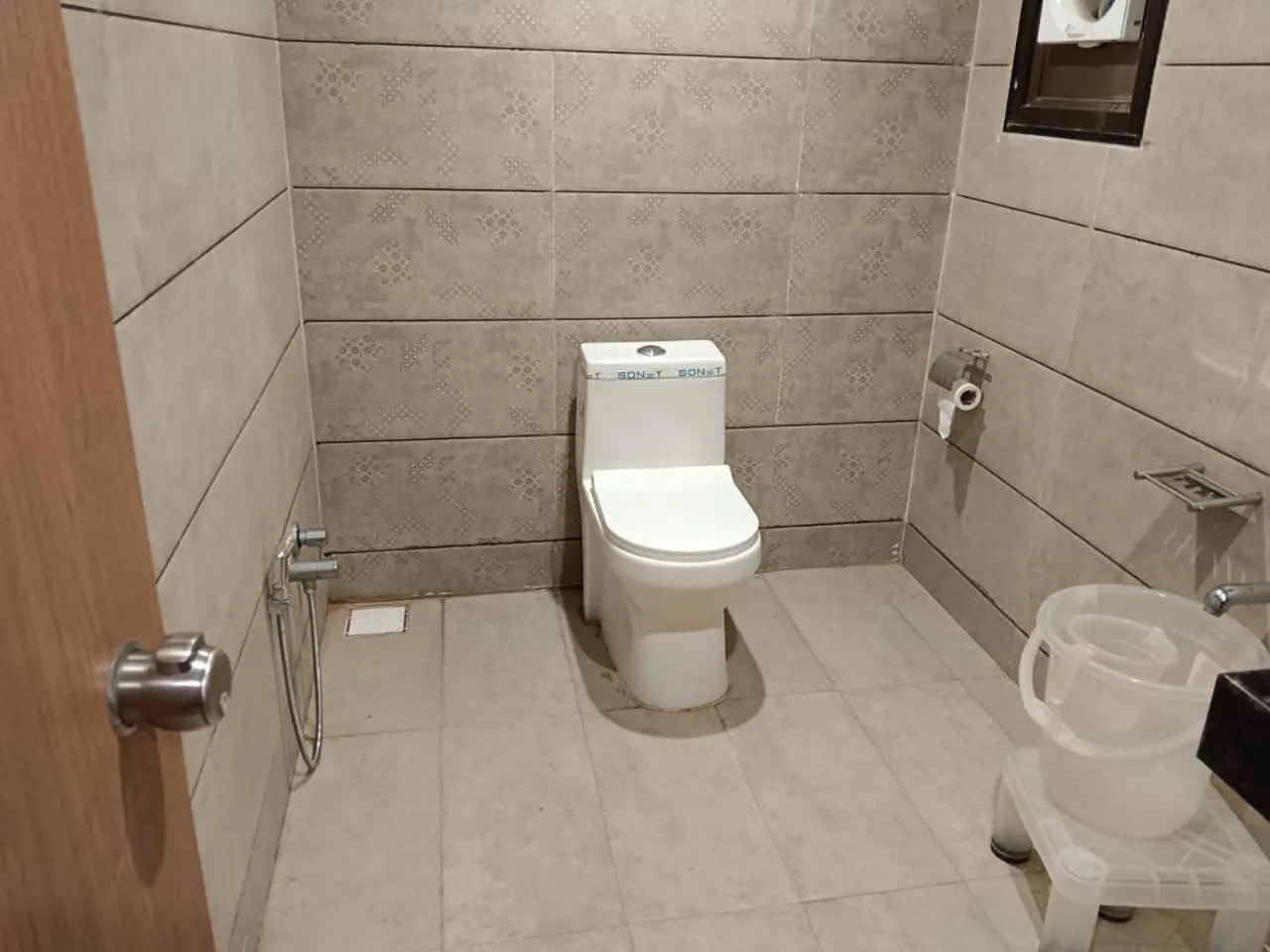 Bathroom in Hotel welcome somnath