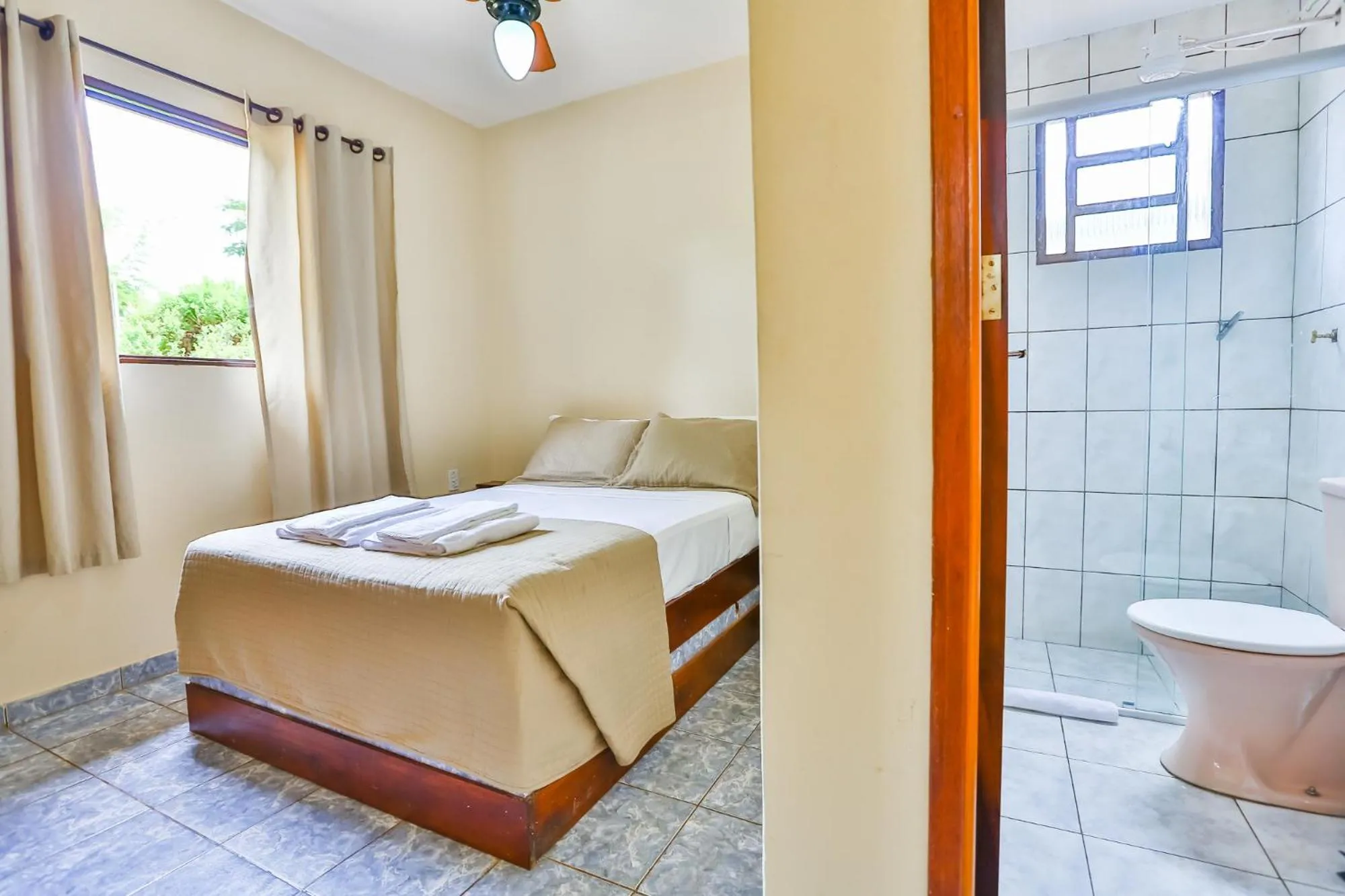 Bathroom, Bed in Pousada Recanto do Amanhecer