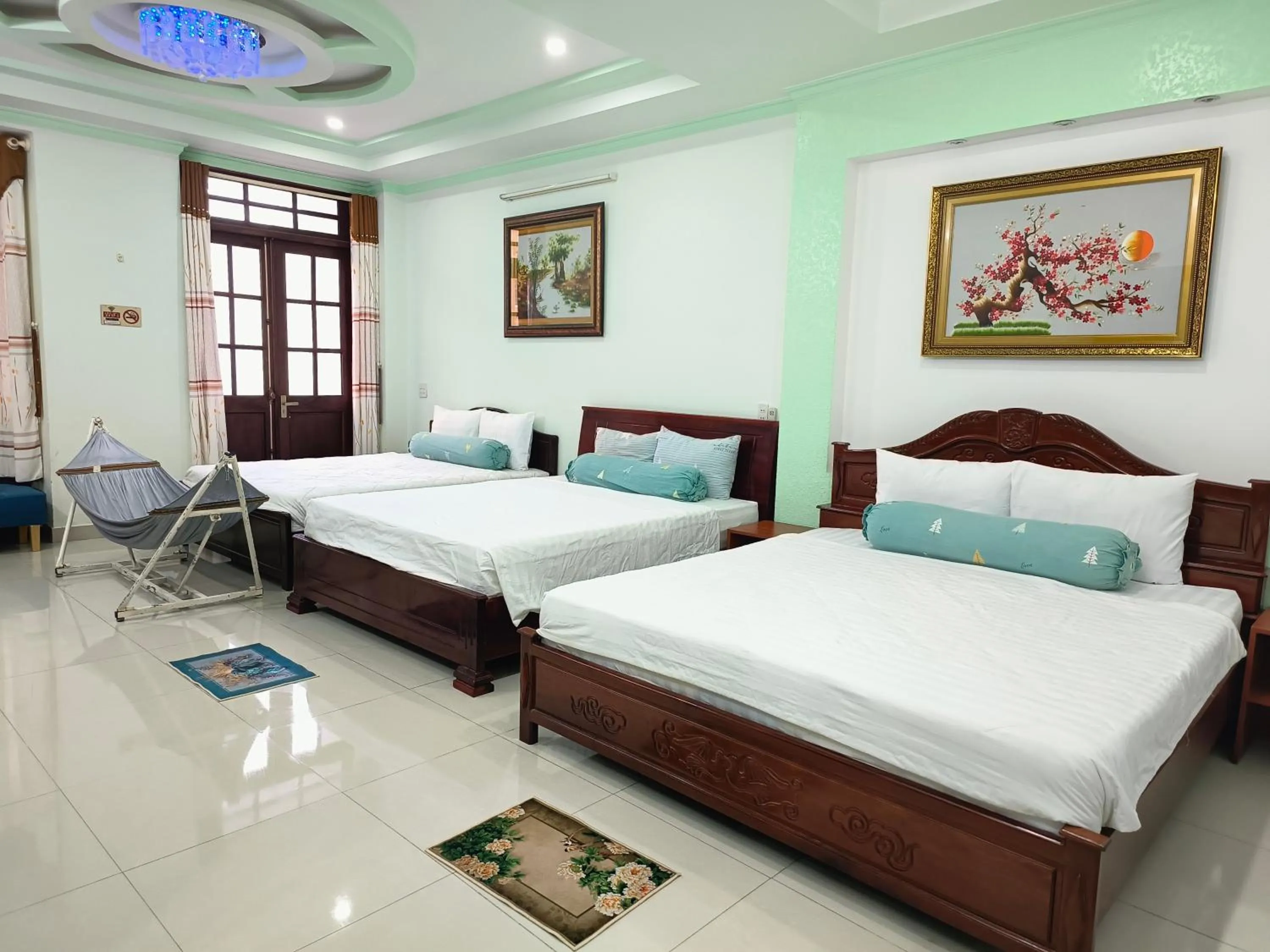 Bed in Winter Spring Homestay Center