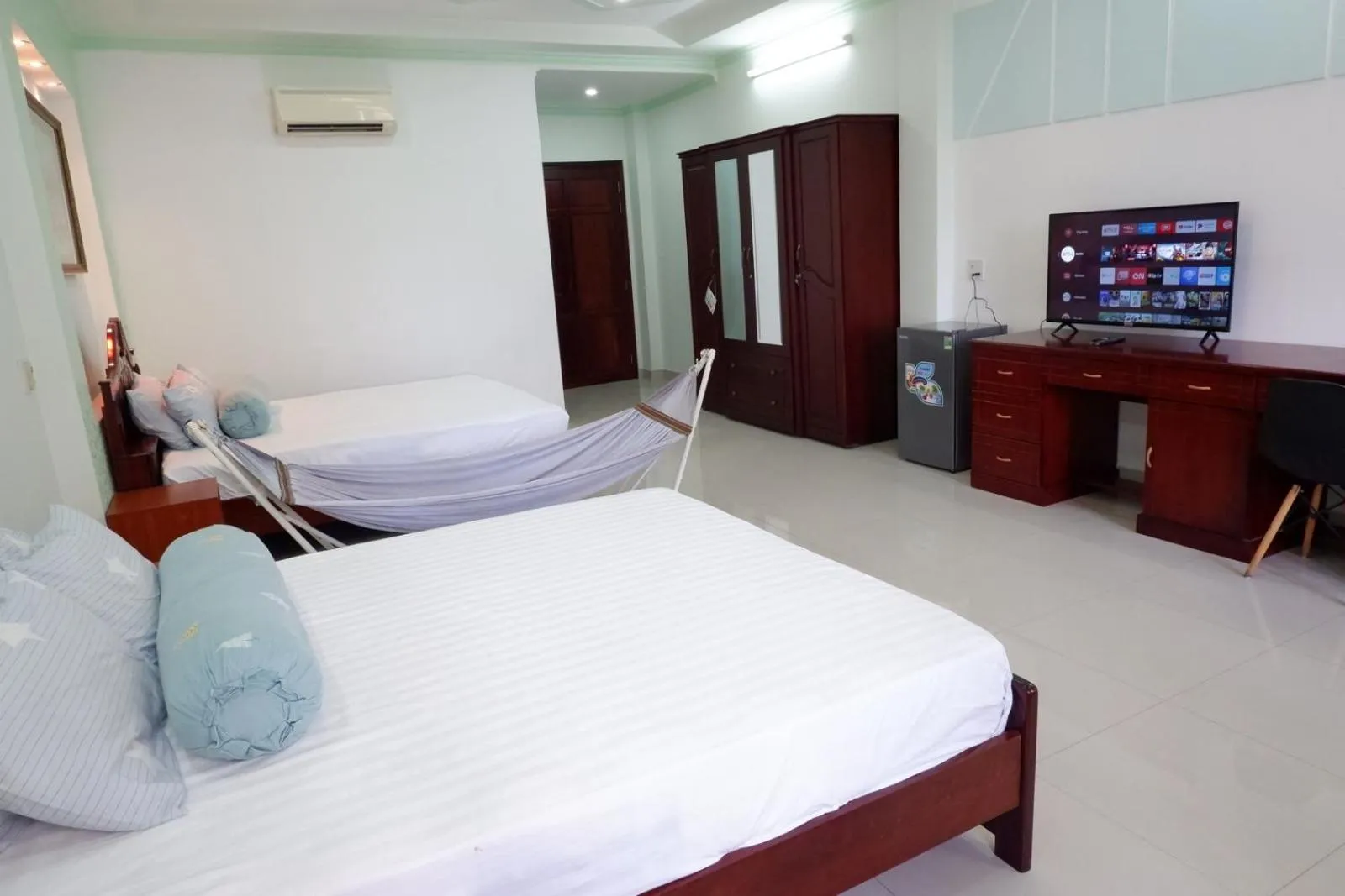 Bed in Winter Spring Homestay Center