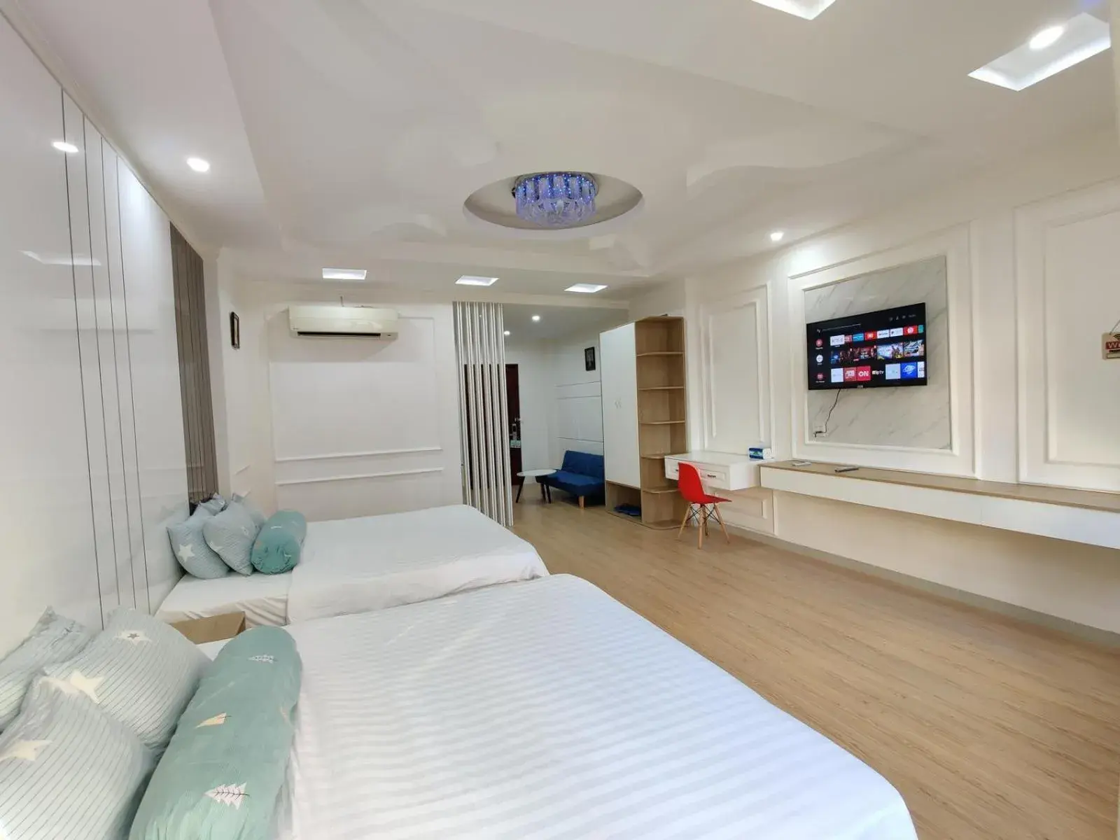 Photo of the whole room, Bed in Winter Spring Homestay Center Photo of the whole room, Bed in Winter Spring Homestay Center