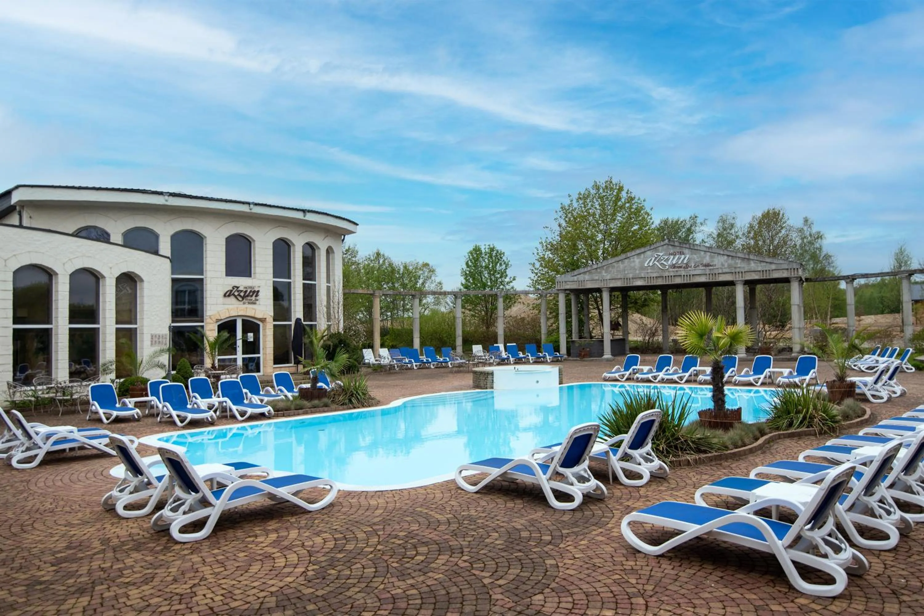 Swimming pool in Hotel Azzun Orient SPA&Wellness