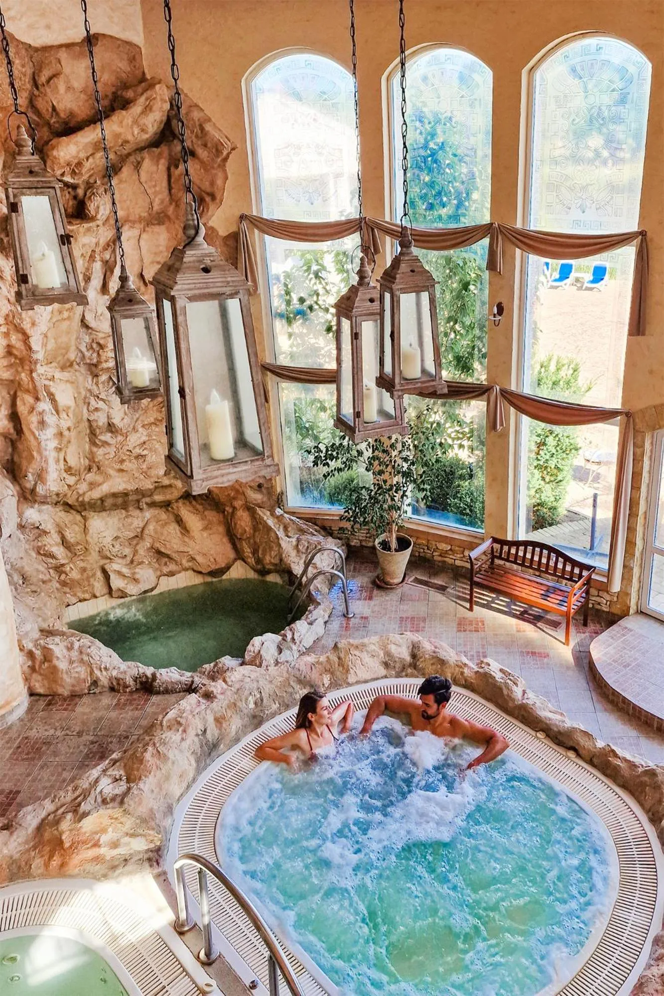 Hot Tub in Hotel Azzun Orient SPA&Wellness