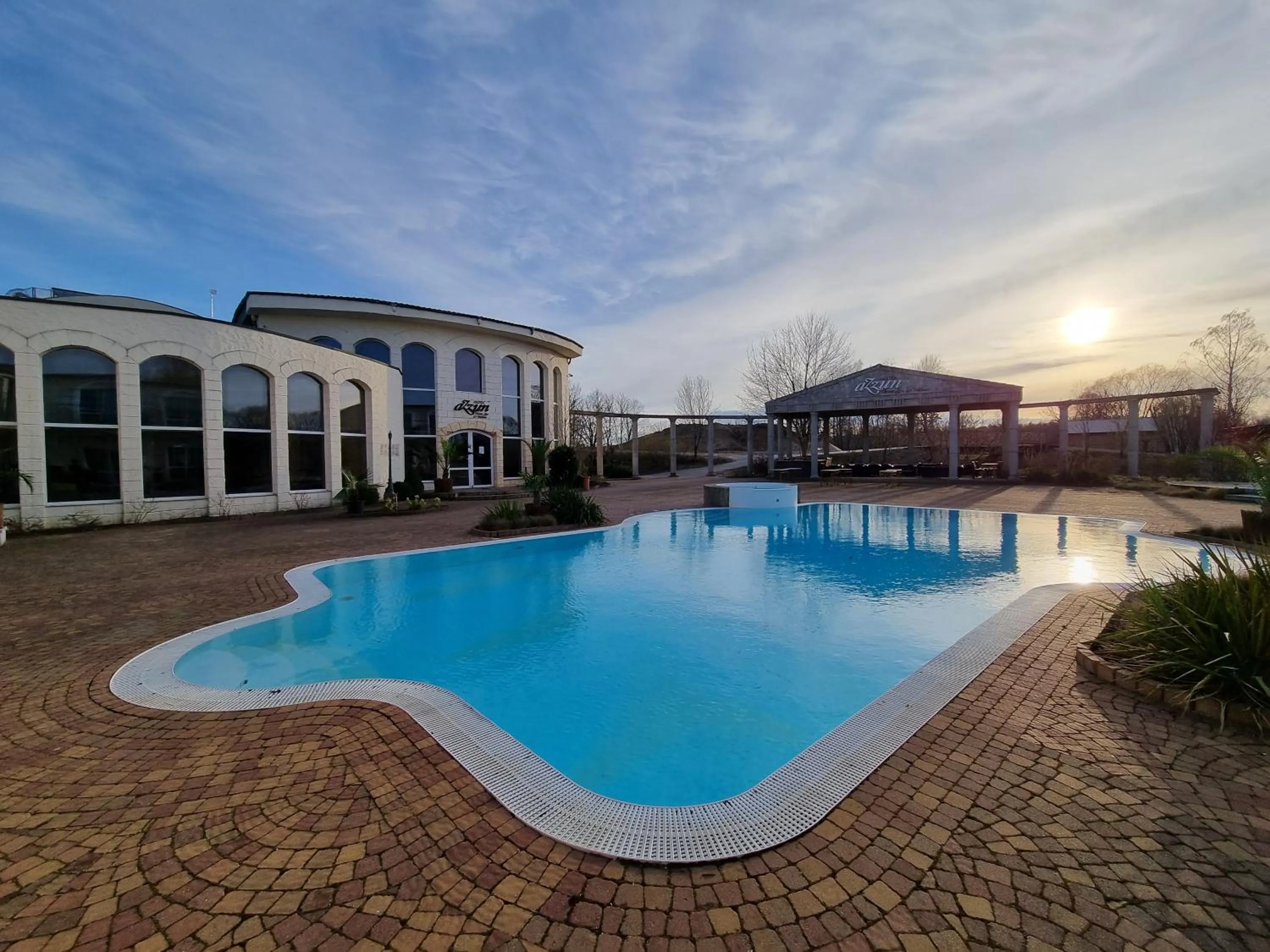 Pool view in Hotel Azzun Orient SPA&Wellness