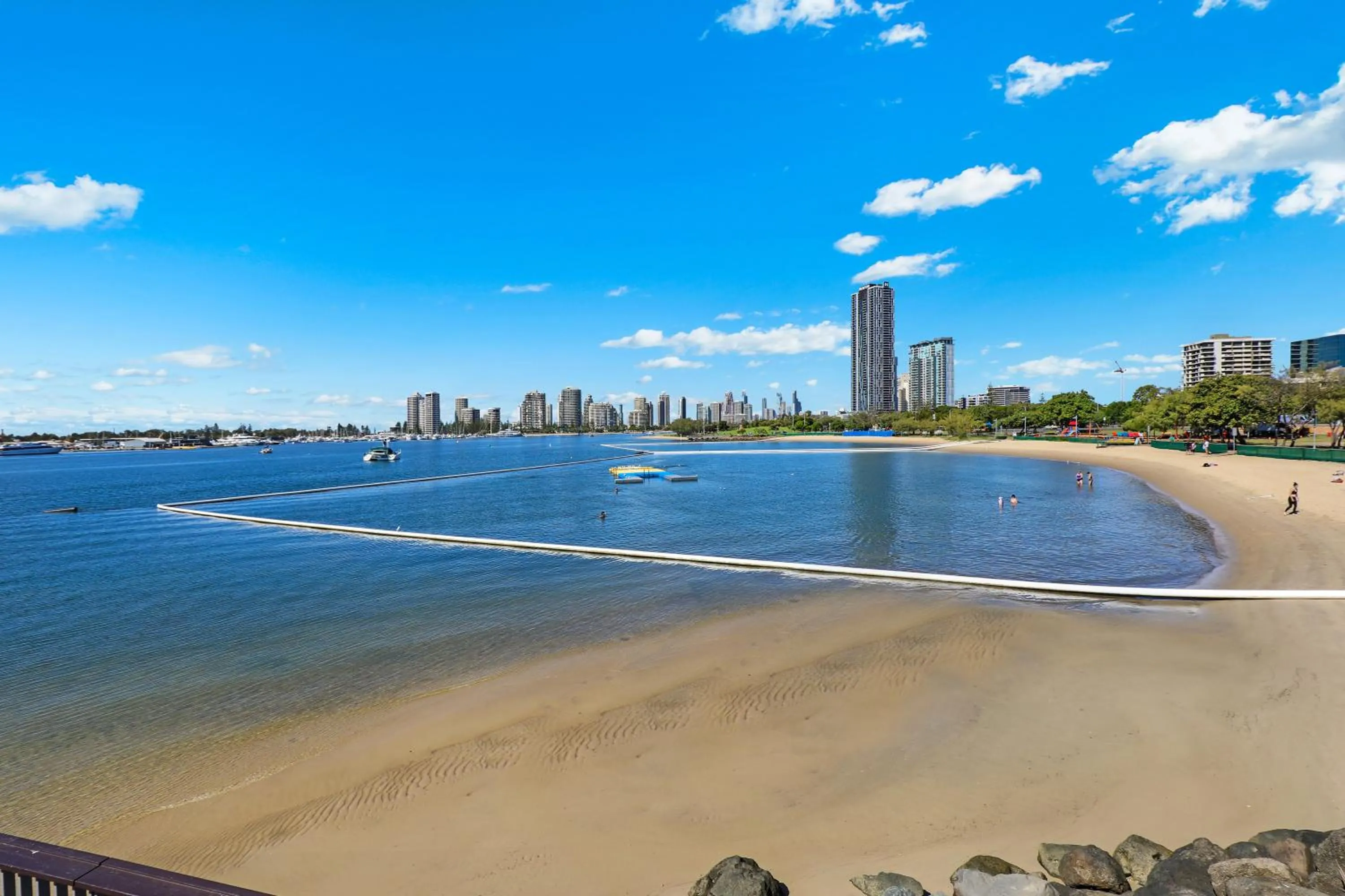 Beach in Palmerston Tower on Southport Broadwater