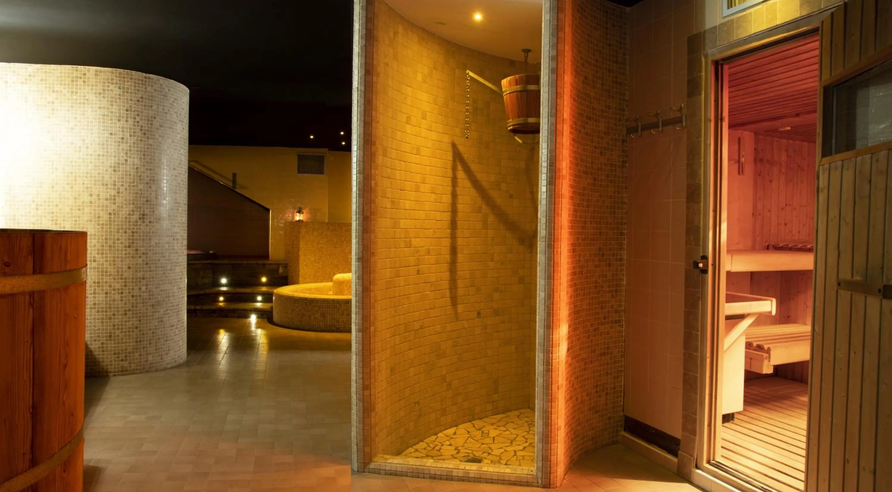 Spa and wellness centre/facilities, Bed in Maison Cly