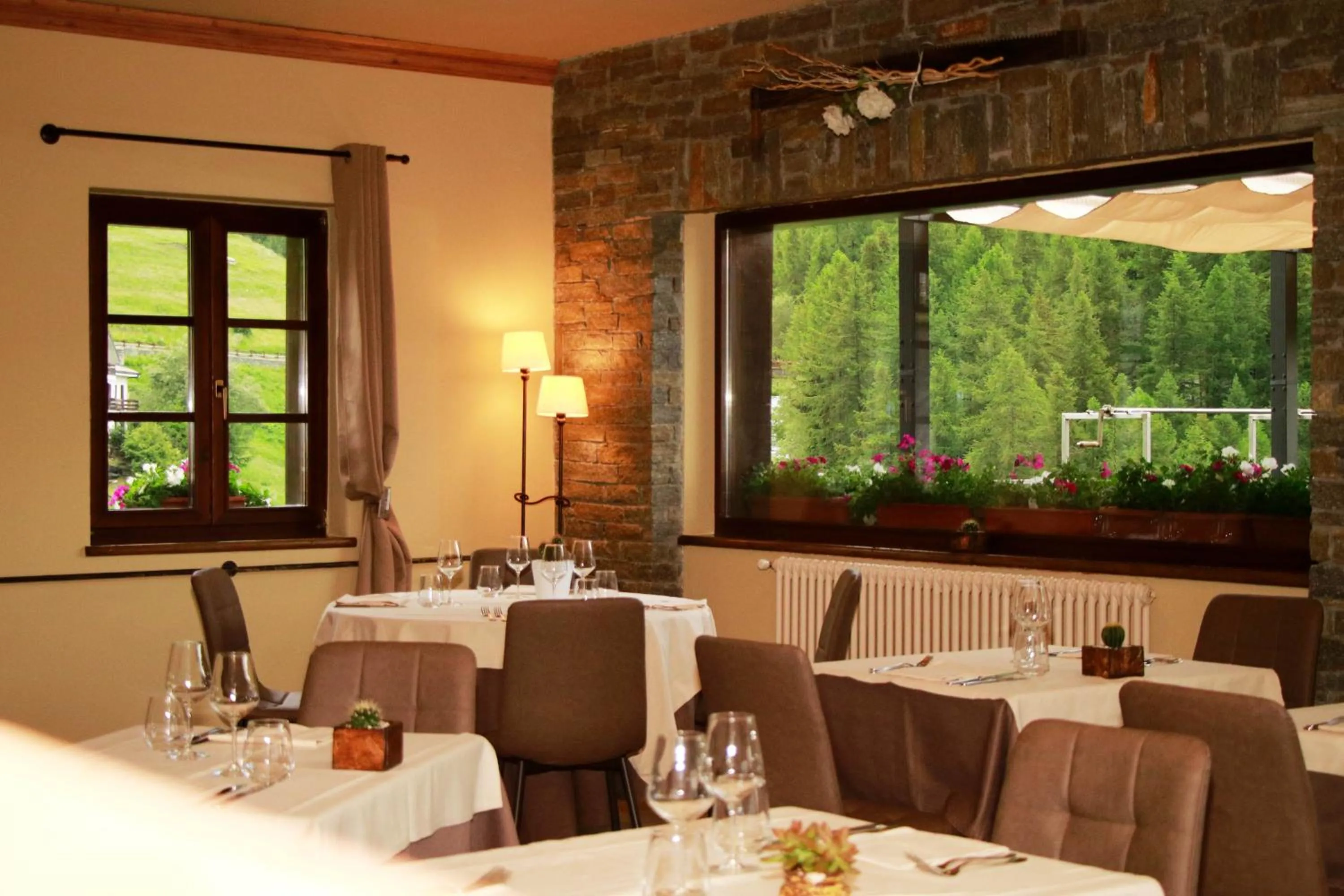 Restaurant/places to eat in Maison Cly