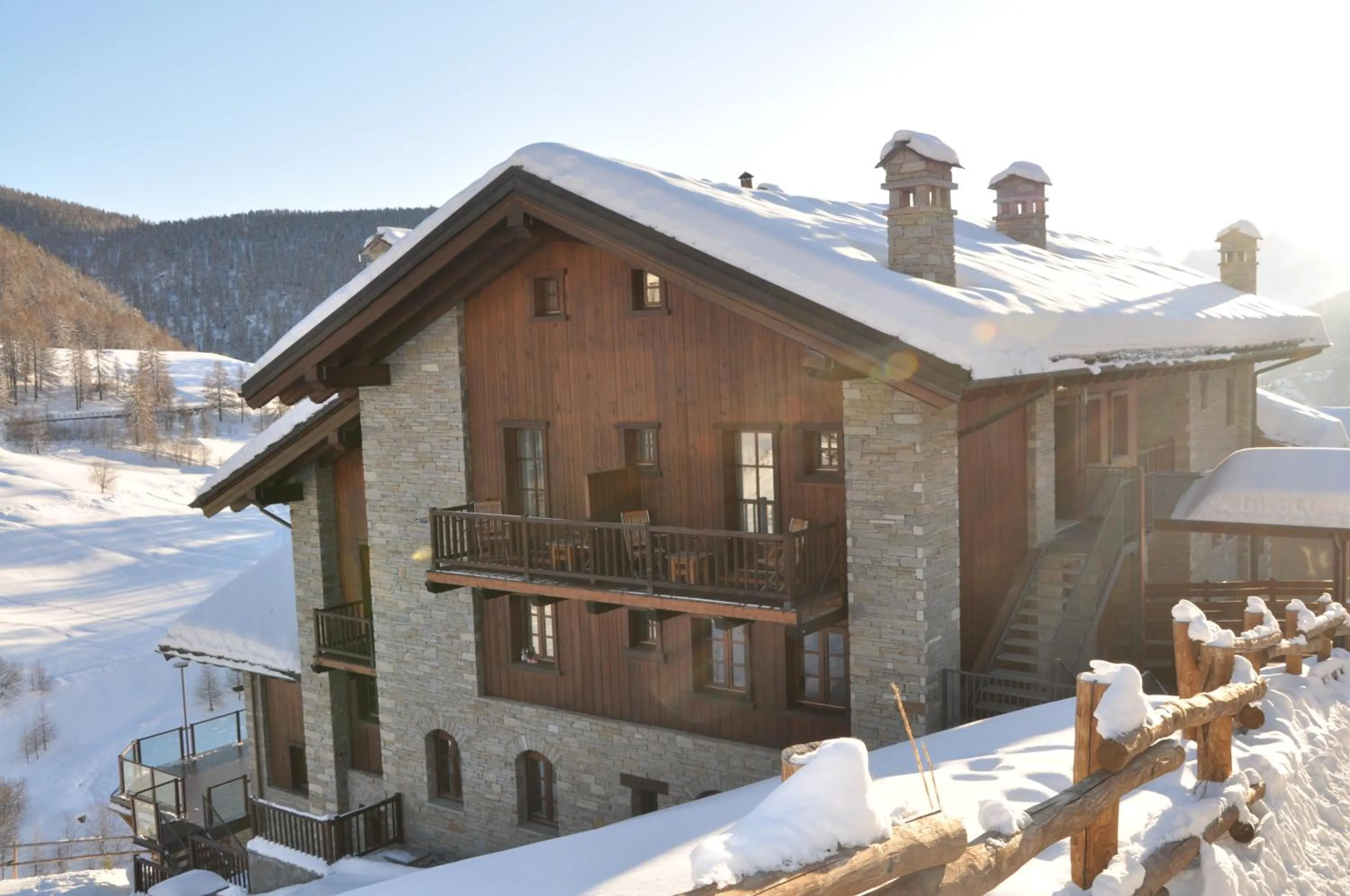 Property building in Maison Cly