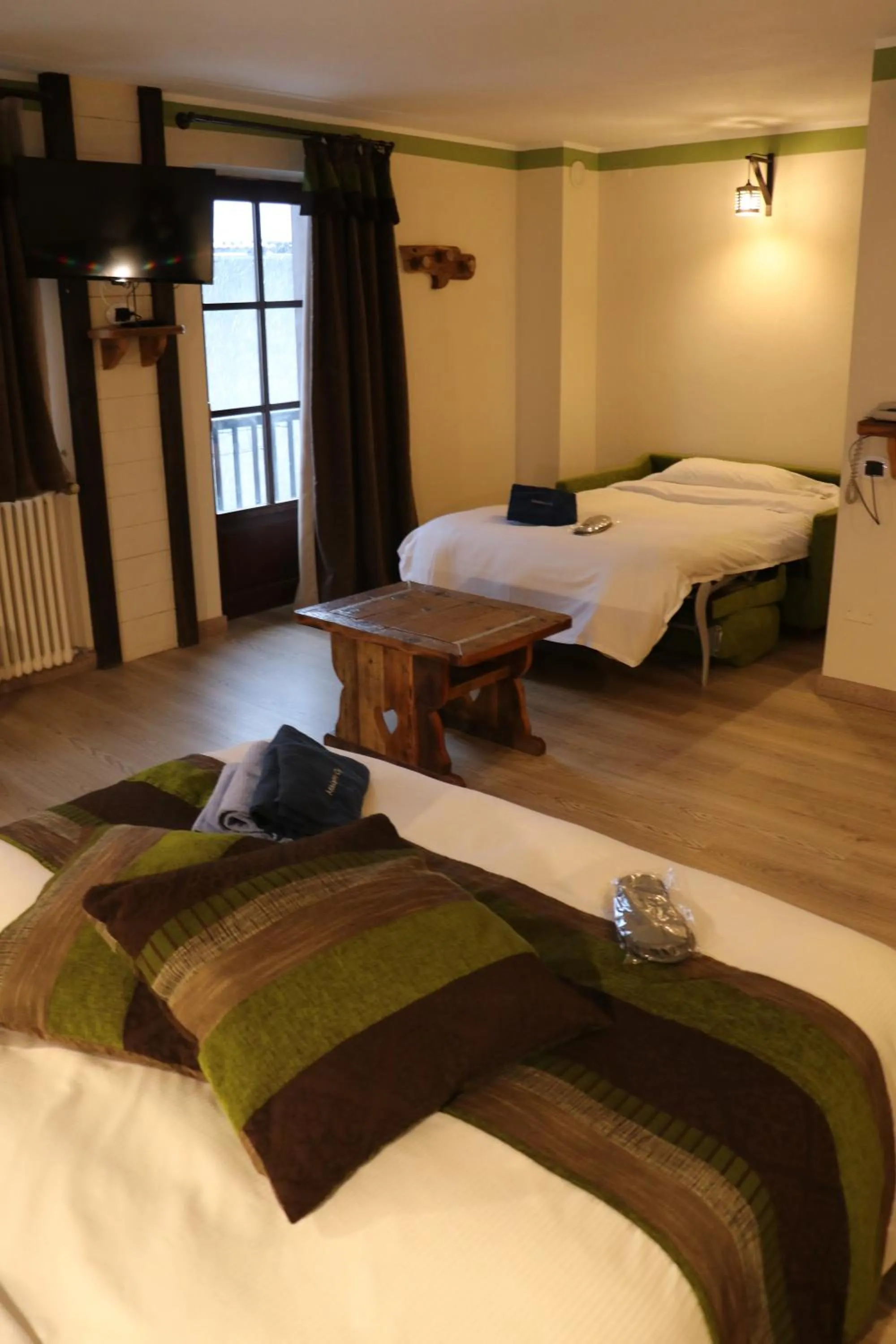 Bedroom, Bed in Maison Cly