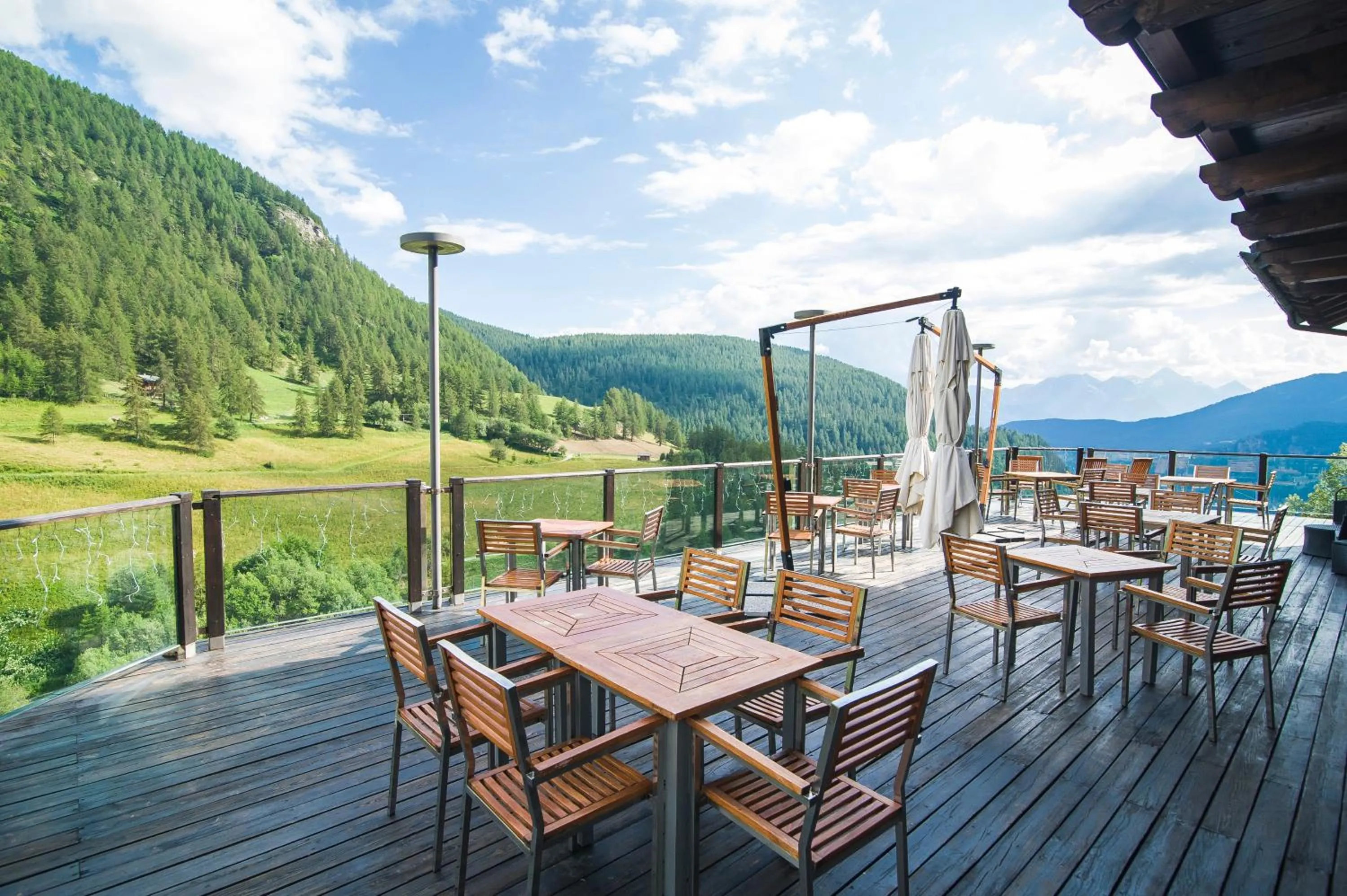 Property building in Maison Cly