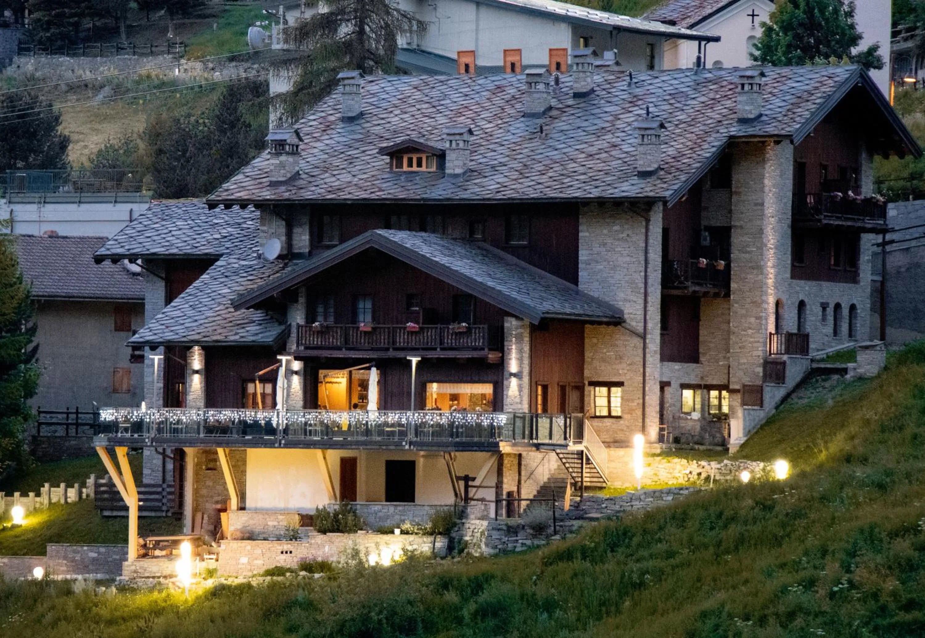 Facade/entrance in Maison Cly