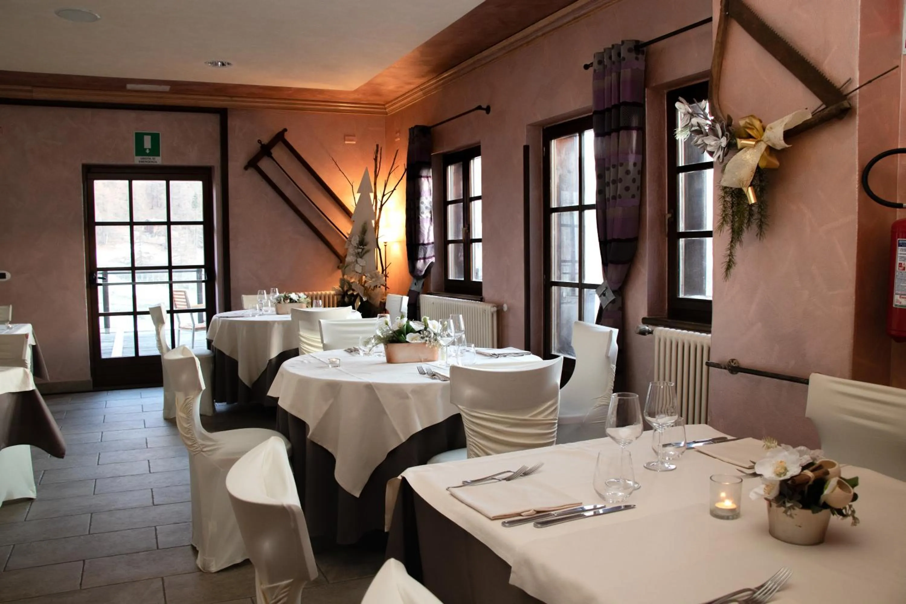 Restaurant/places to eat in Maison Cly