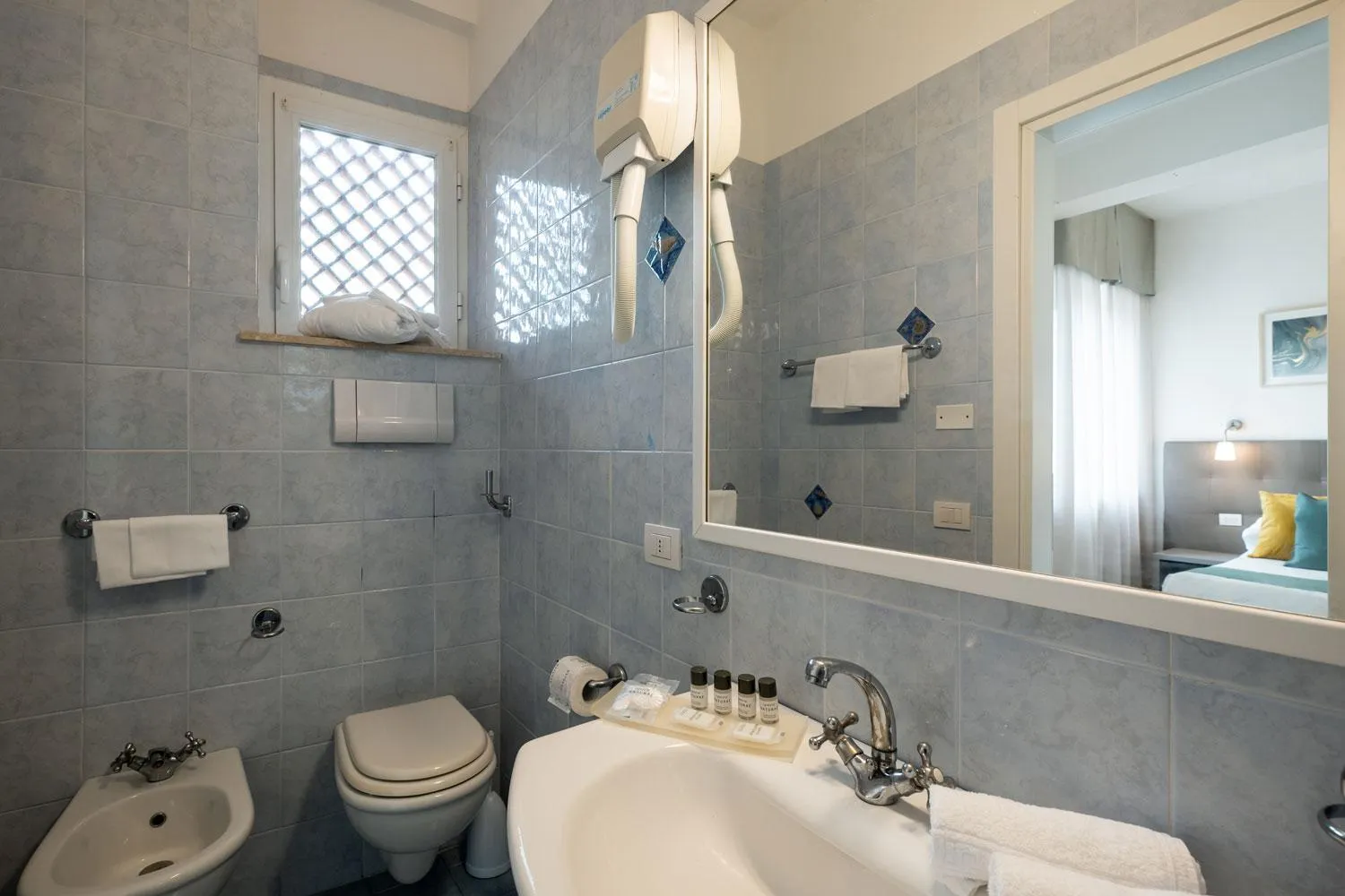 Toilet in Hotel Continental