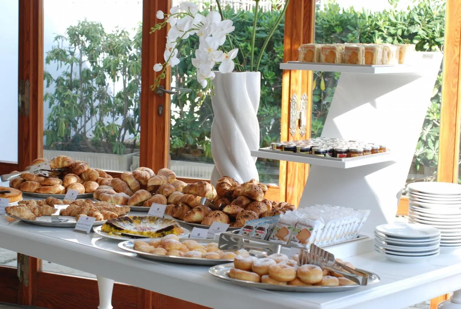 Breakfast in Hotel Continental