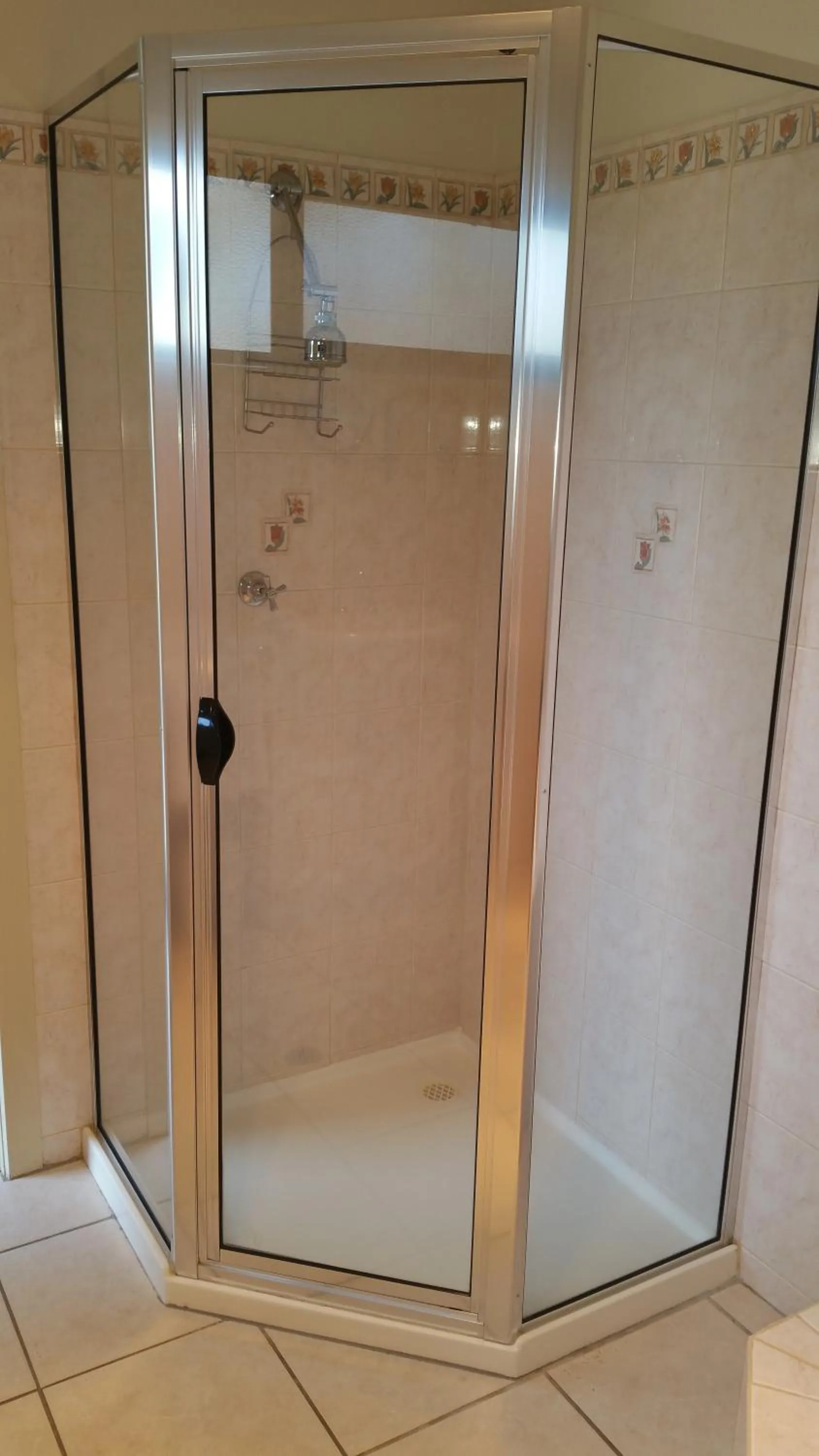 Shower in Metung Waters Motel and Apartments