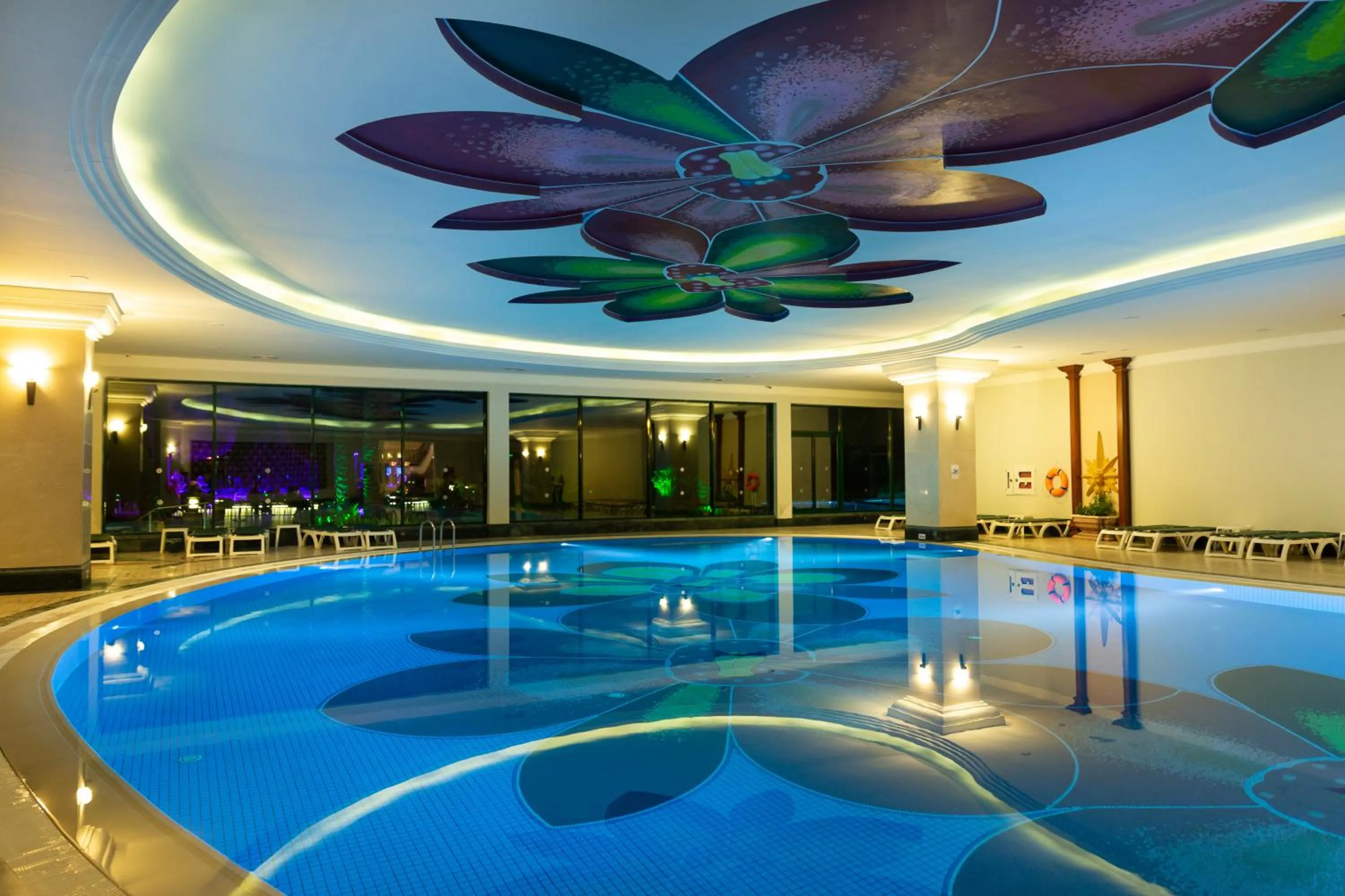 Swimming pool in IC Hotels Green Palace - Kids Concept