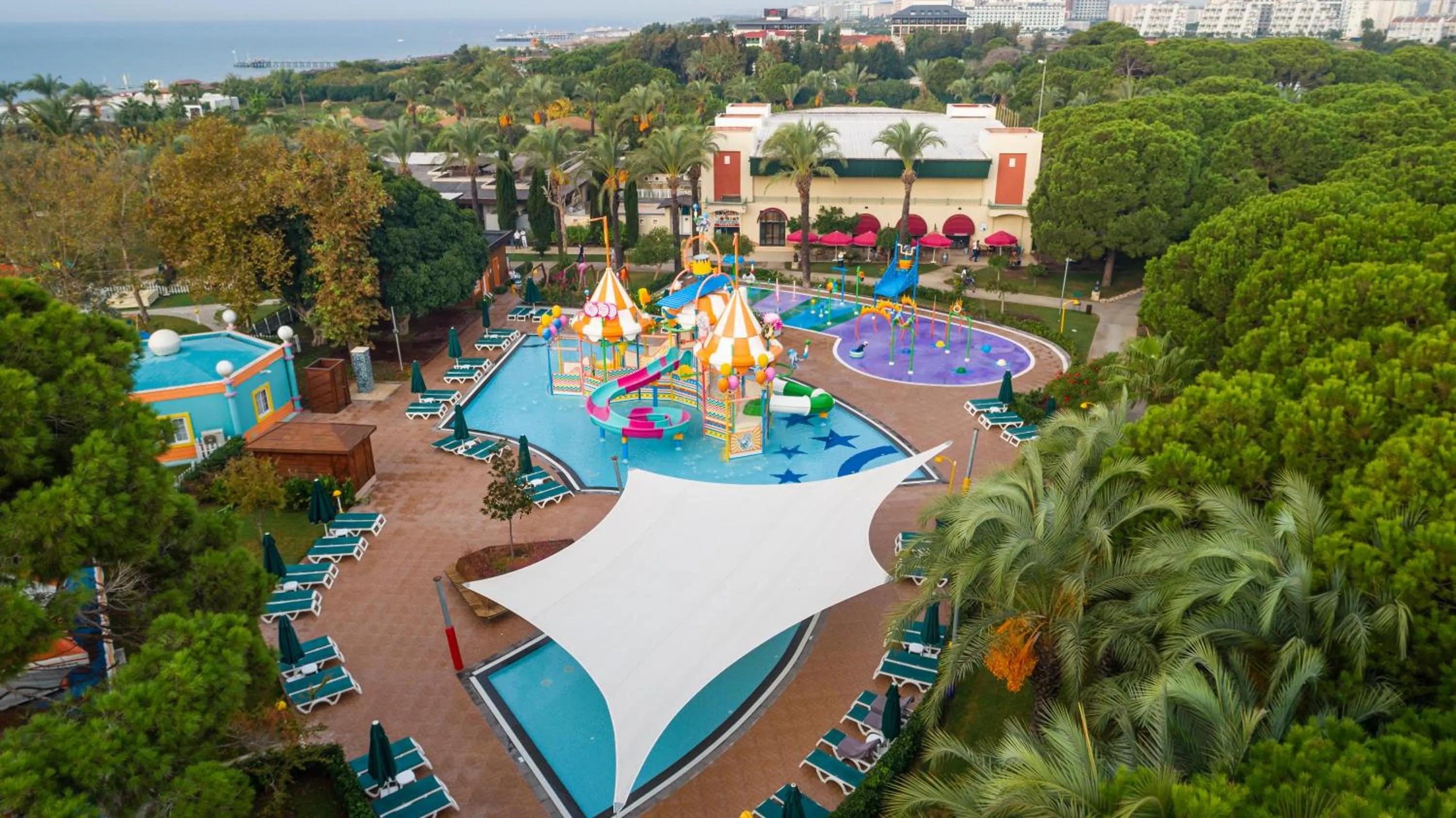 Aqua park in IC Hotels Green Palace - Kids Concept