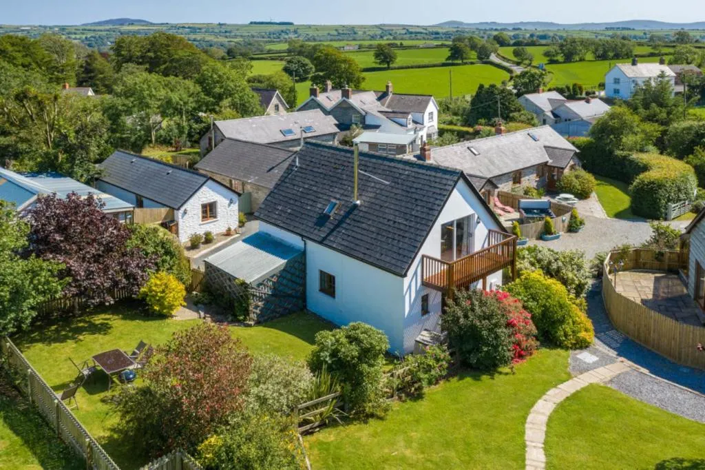 Croft Farm & Celtic Cottages