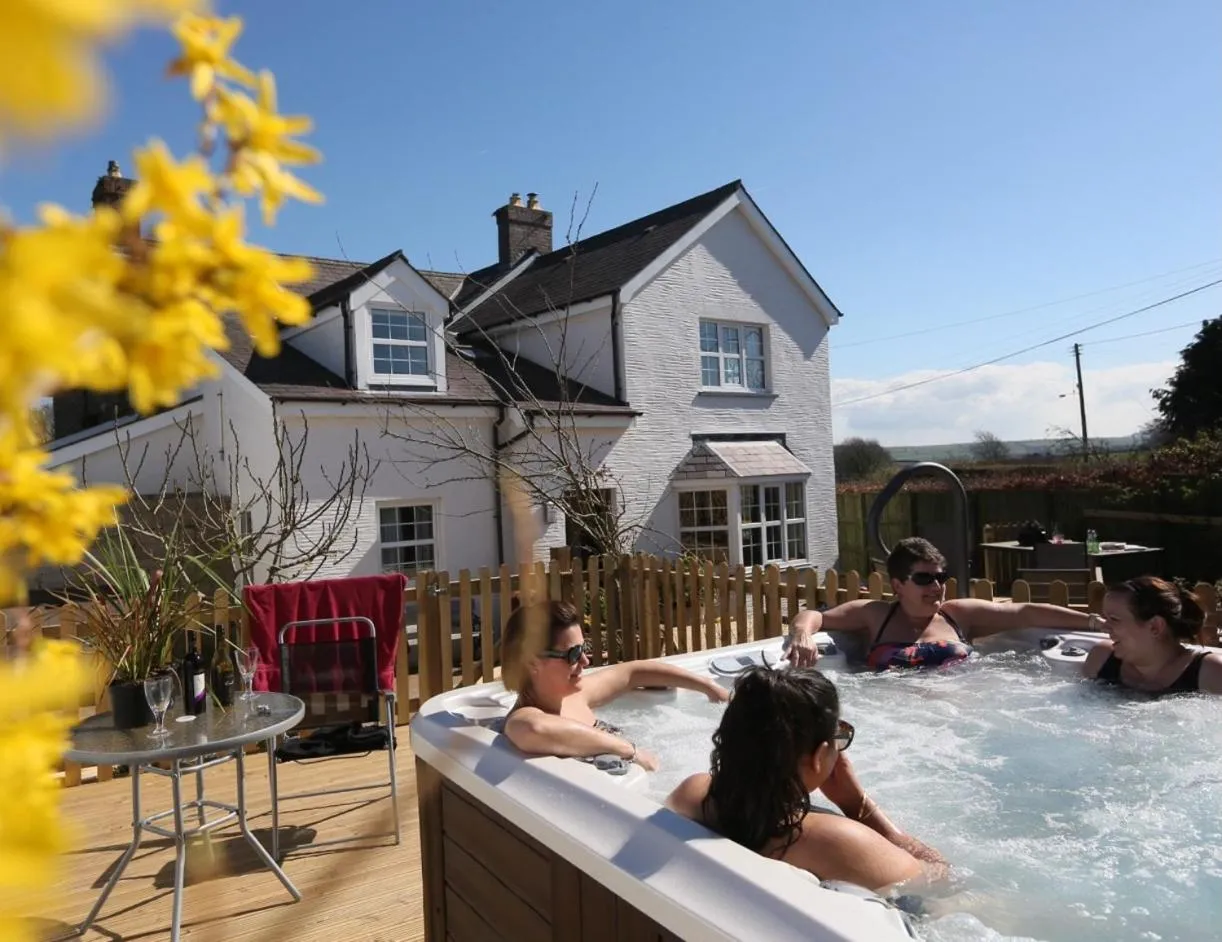 Hot Tub in Croft Farm & Celtic Cottages