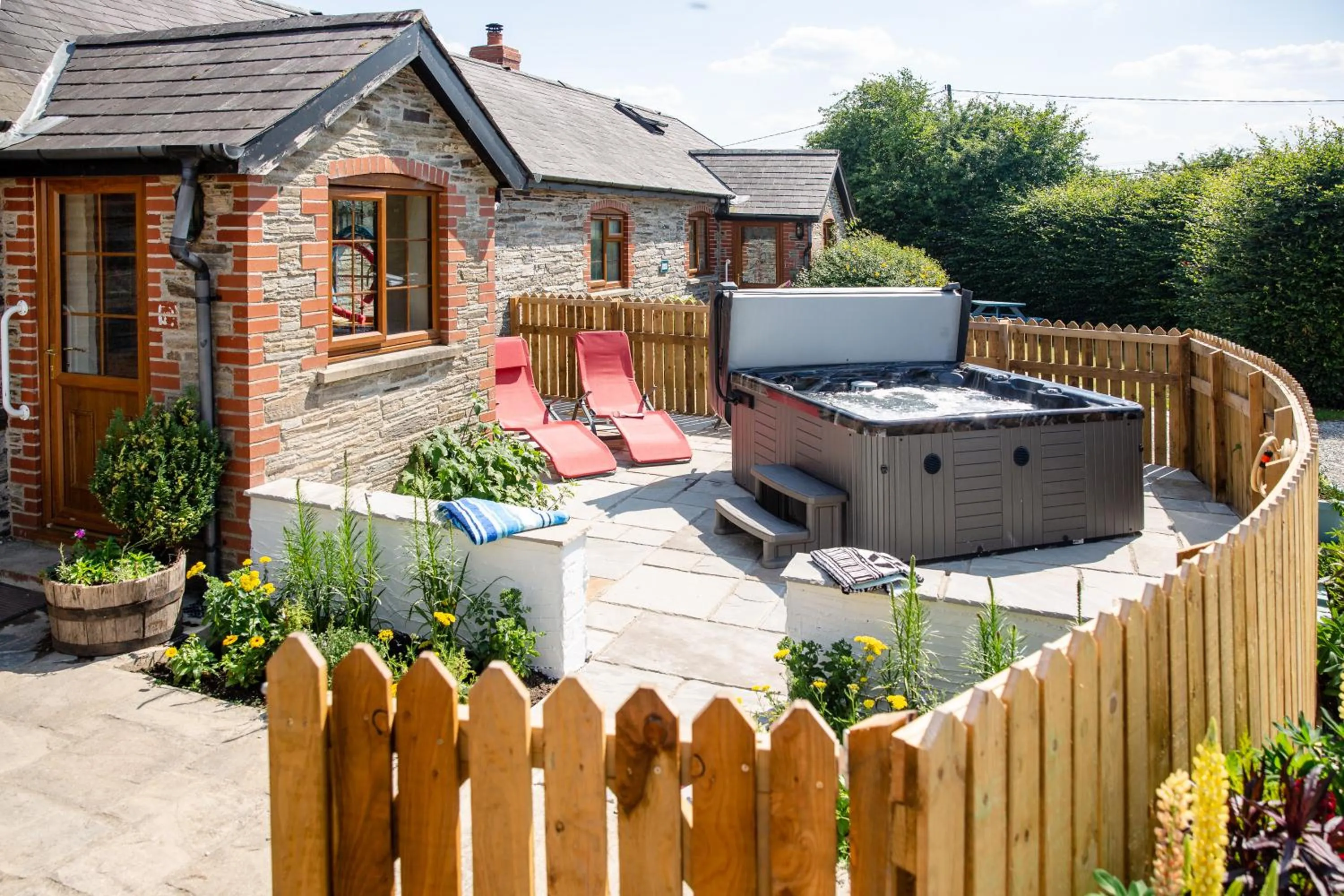 Hot Tub in Croft Farm & Celtic Cottages