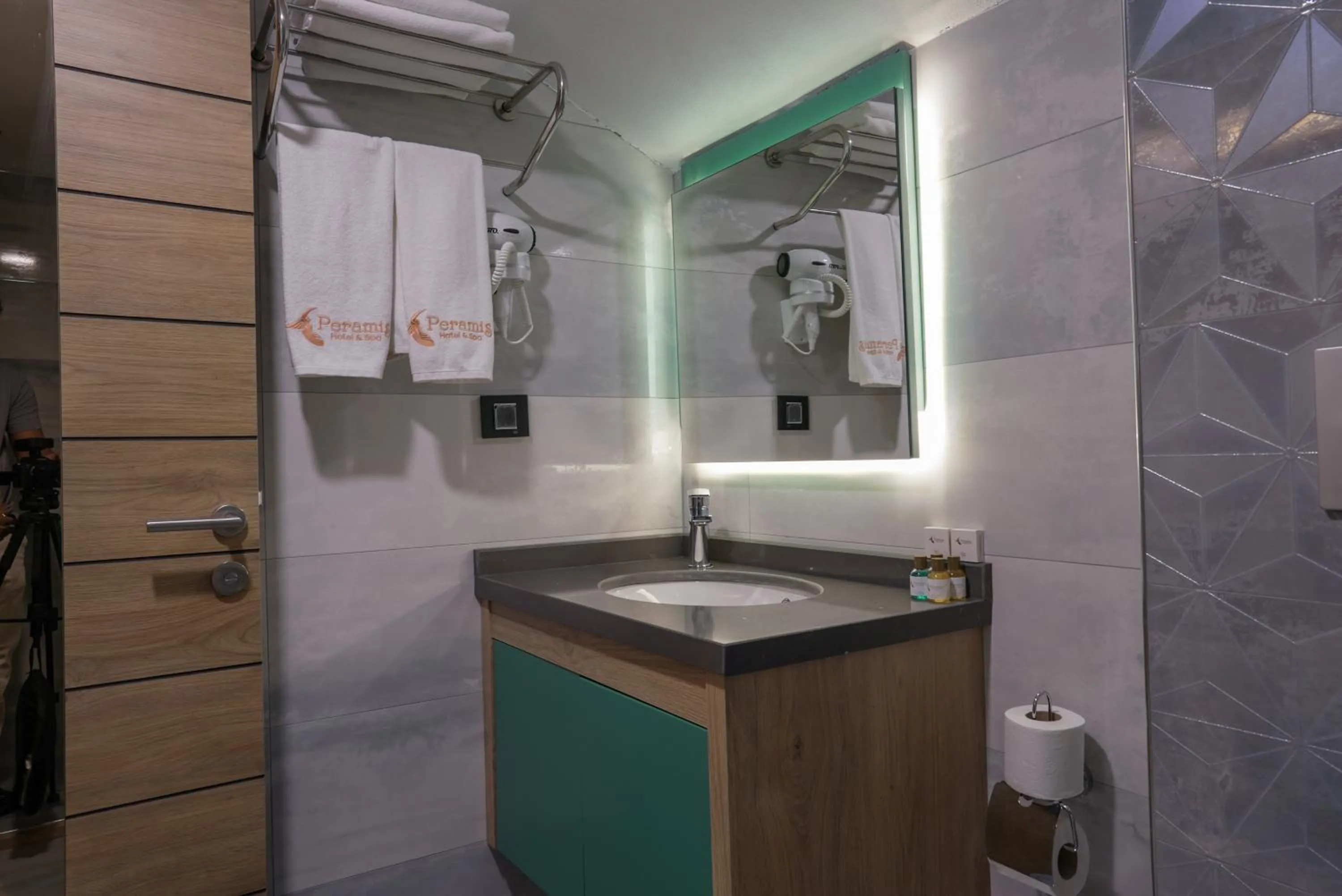 Shower in Peramis Hotel & Spa