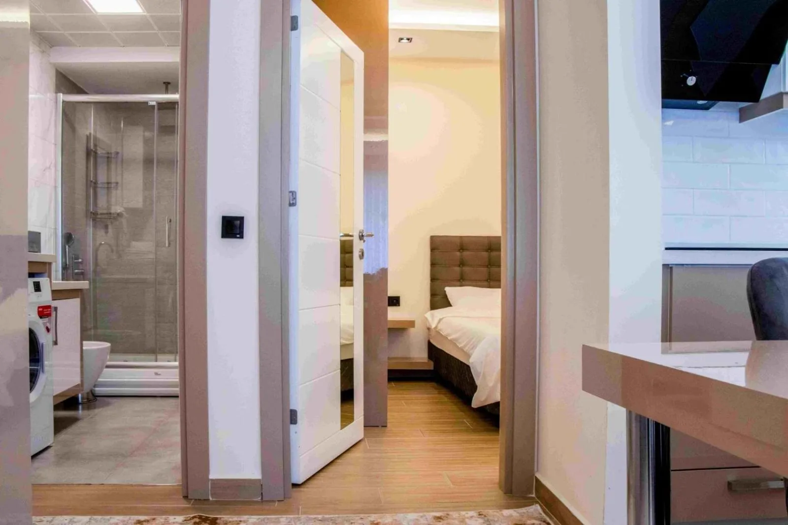 Shower, Bed in Peramis Hotel & Spa