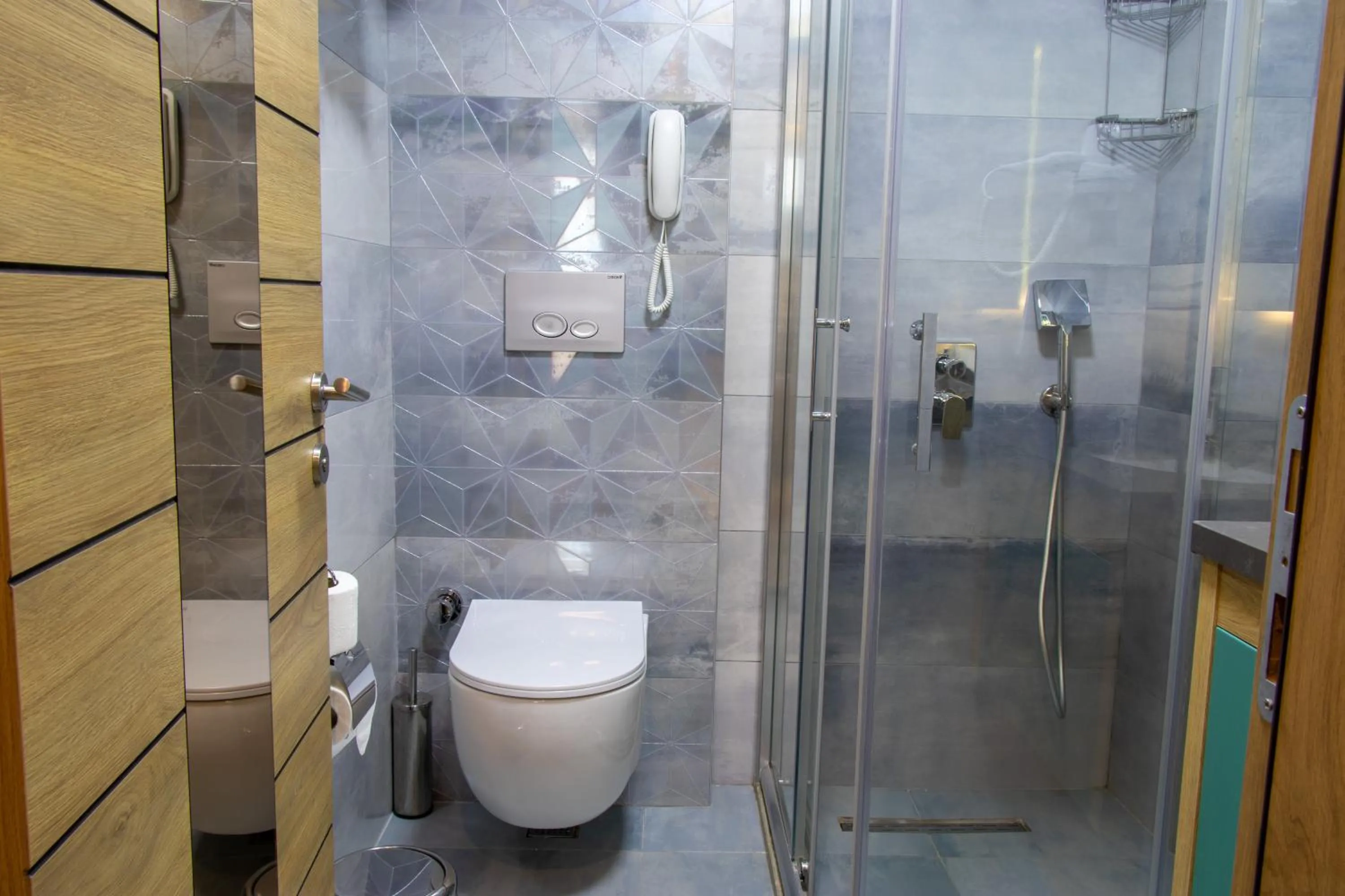 Shower in Peramis Hotel & Spa