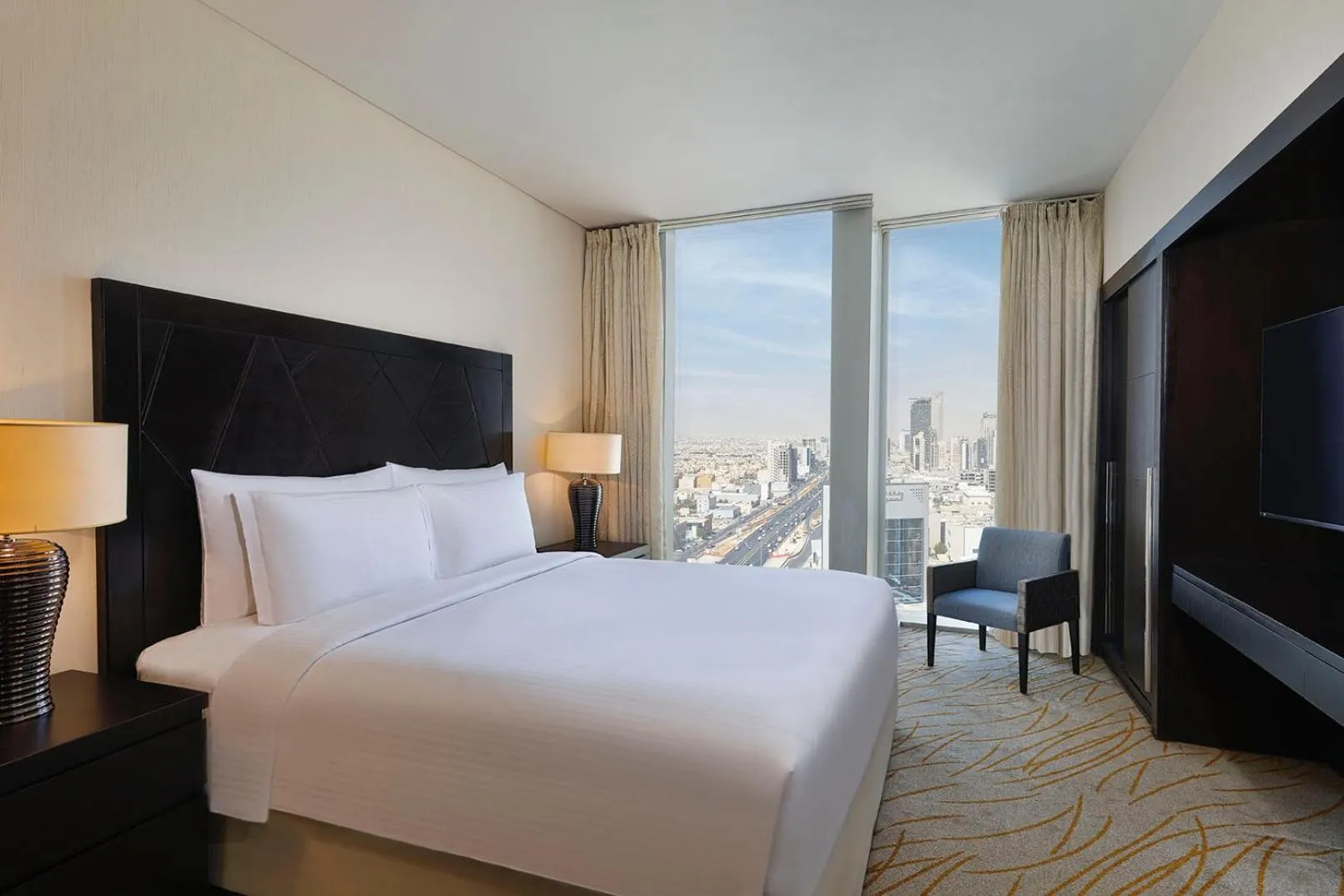 Bedroom, Bed in JW Marriott Hotel Riyadh