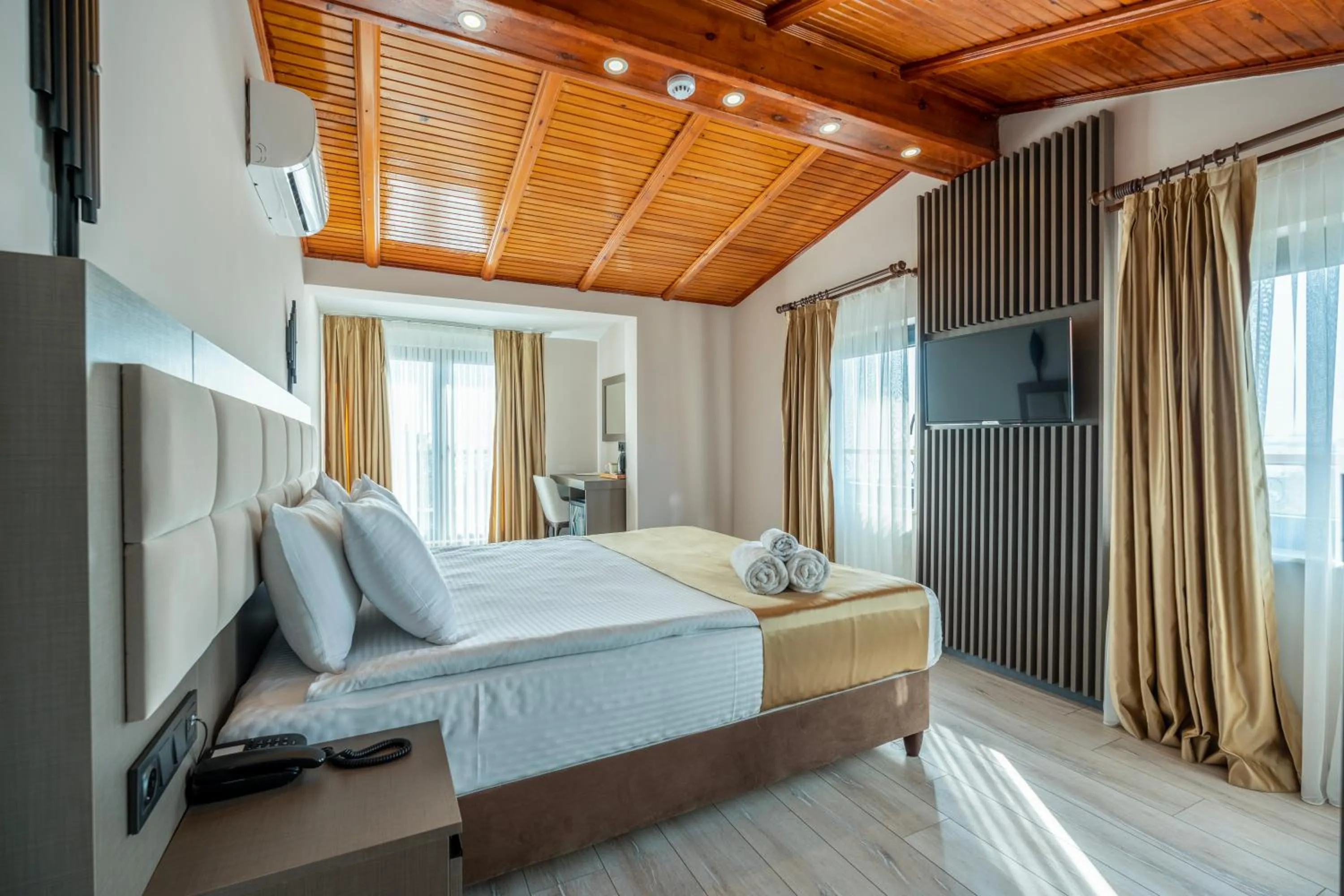 Queen Suite with Sea View in Magia Hotel - Spa & Wellness