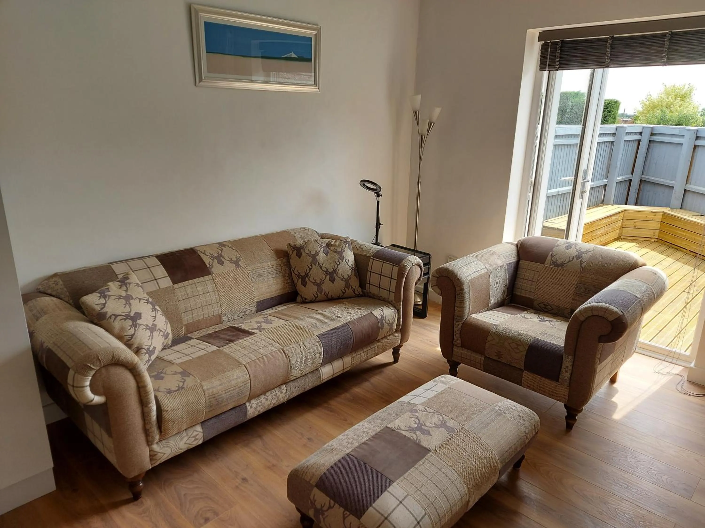 1 Bedroom House with Garden and off road private parking