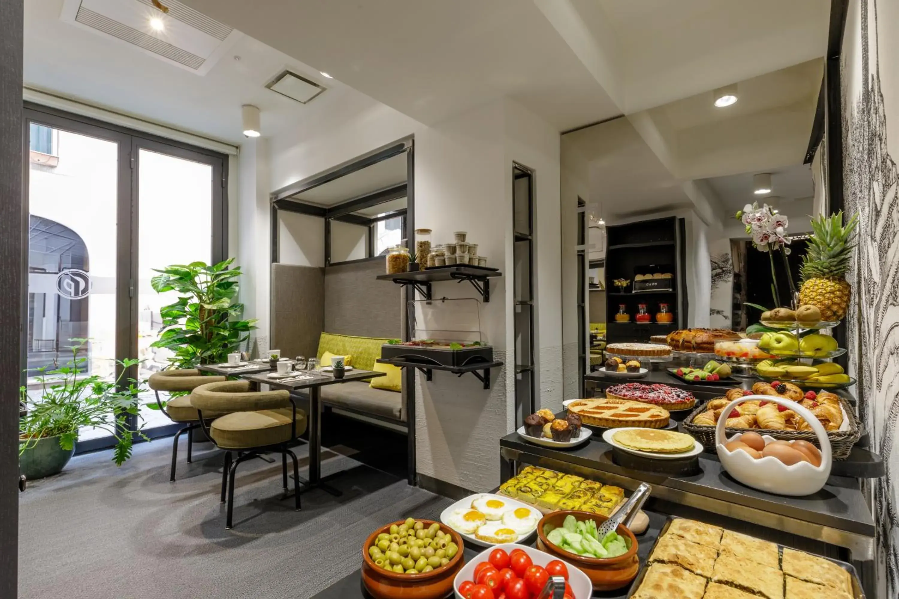 Breakfast in Coronari Palace Breakfast in Coronari Palace