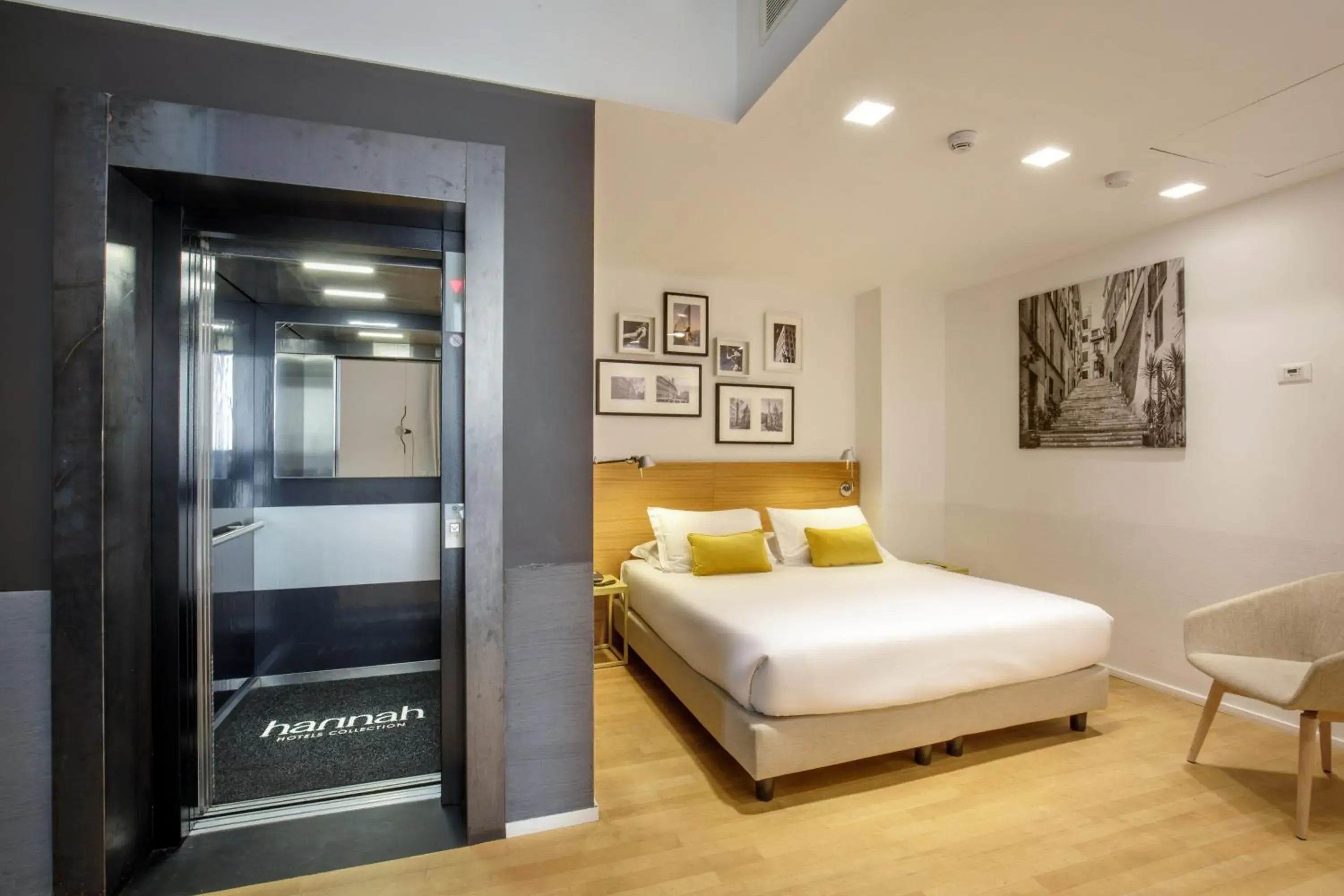 Bedroom, Bed in Coronari Palace Bedroom, Bed in Coronari Palace